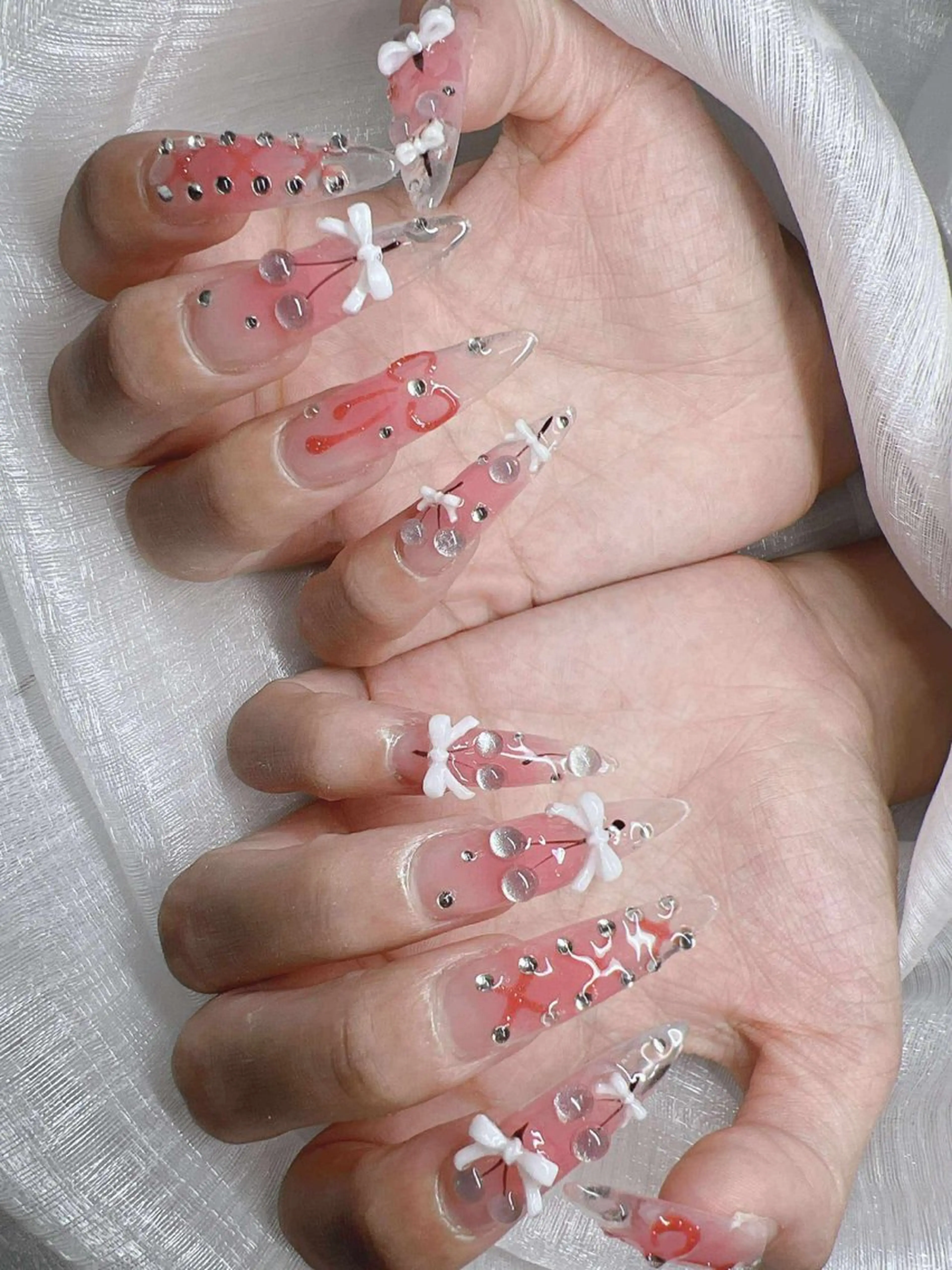 ネイル 長さ出し グラデーション キラキラネイル マグネットネイル ニュアンスネイル ハンドネイル Lee Nailsのネイルデザイン