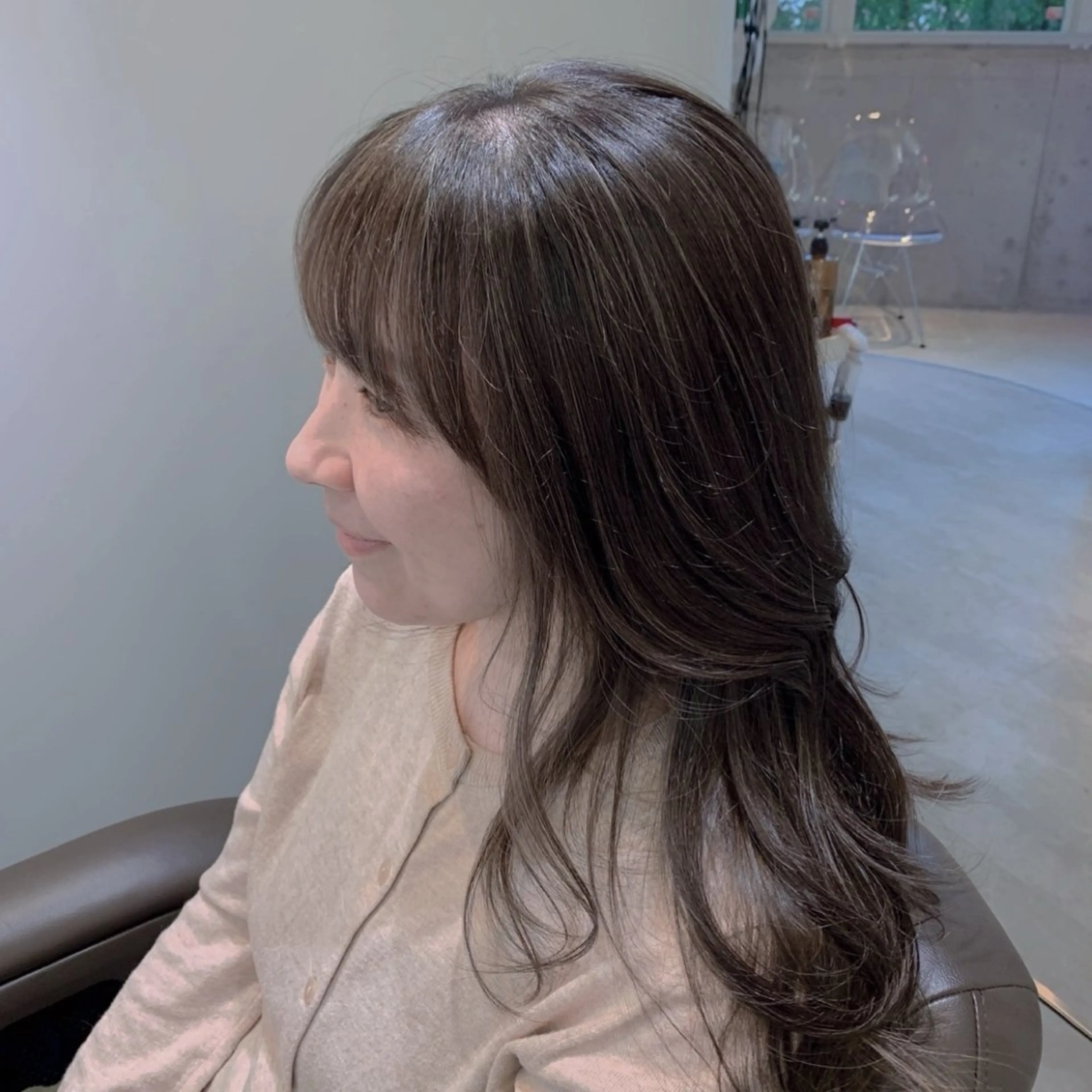 ロング ハイライト 早稲田 千尋のヘアスタイル