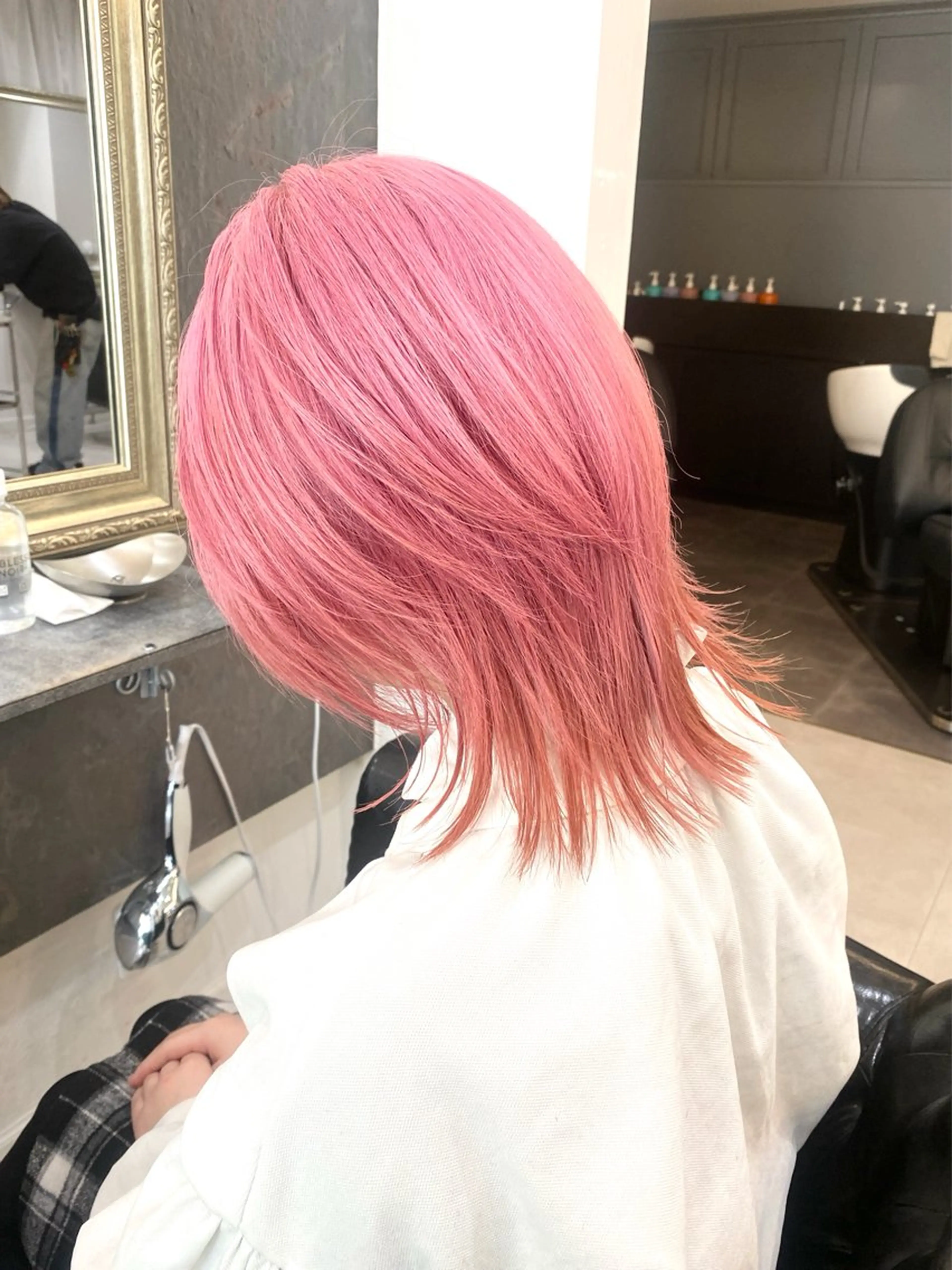 ミディアム あおい/透明感 /ハイトーンのヘアスタイル