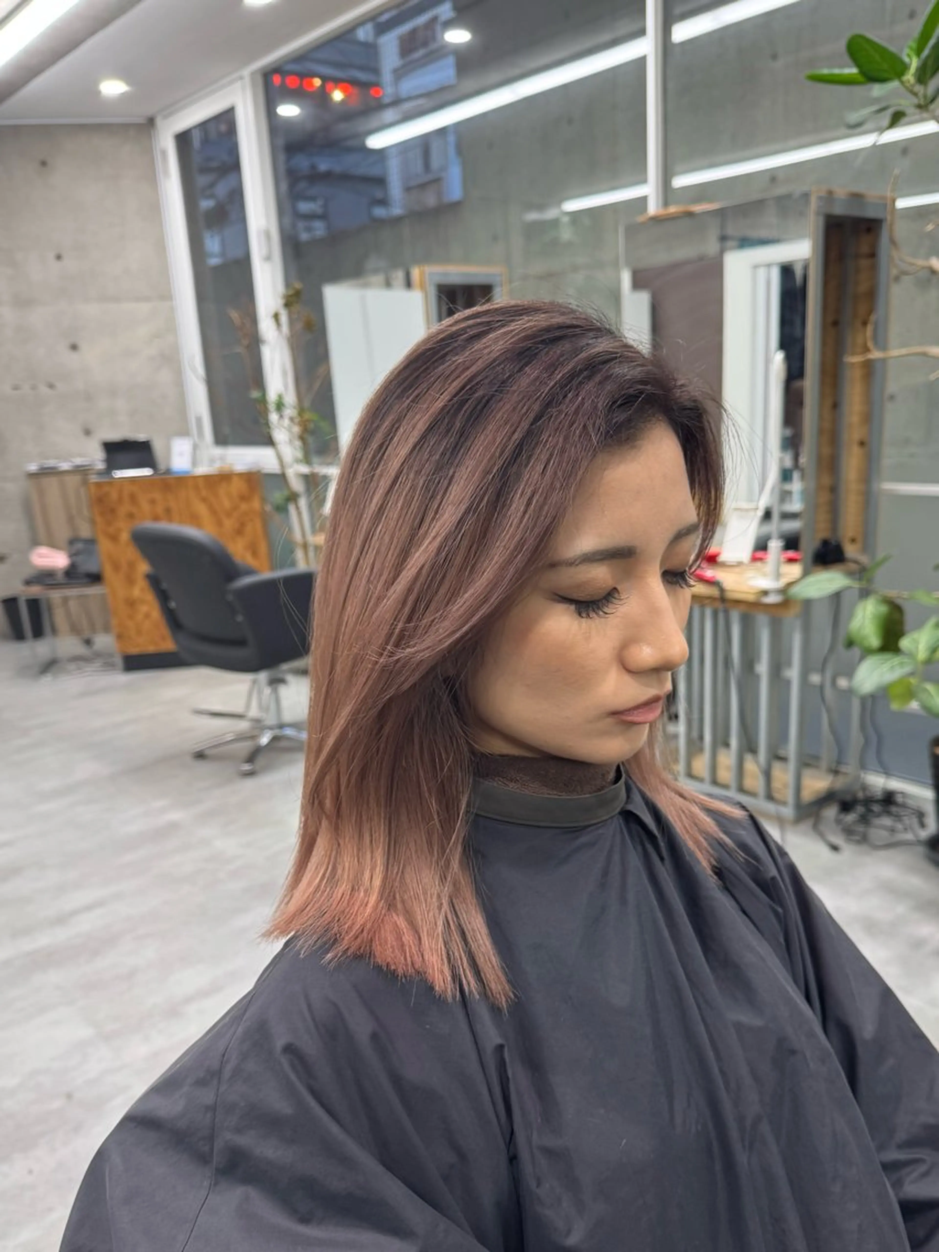 セミロング カラー ブリーチ ヘアカラー トリートメント 艶髪✨ブリーチ職人 井手正康のヘアスタイル