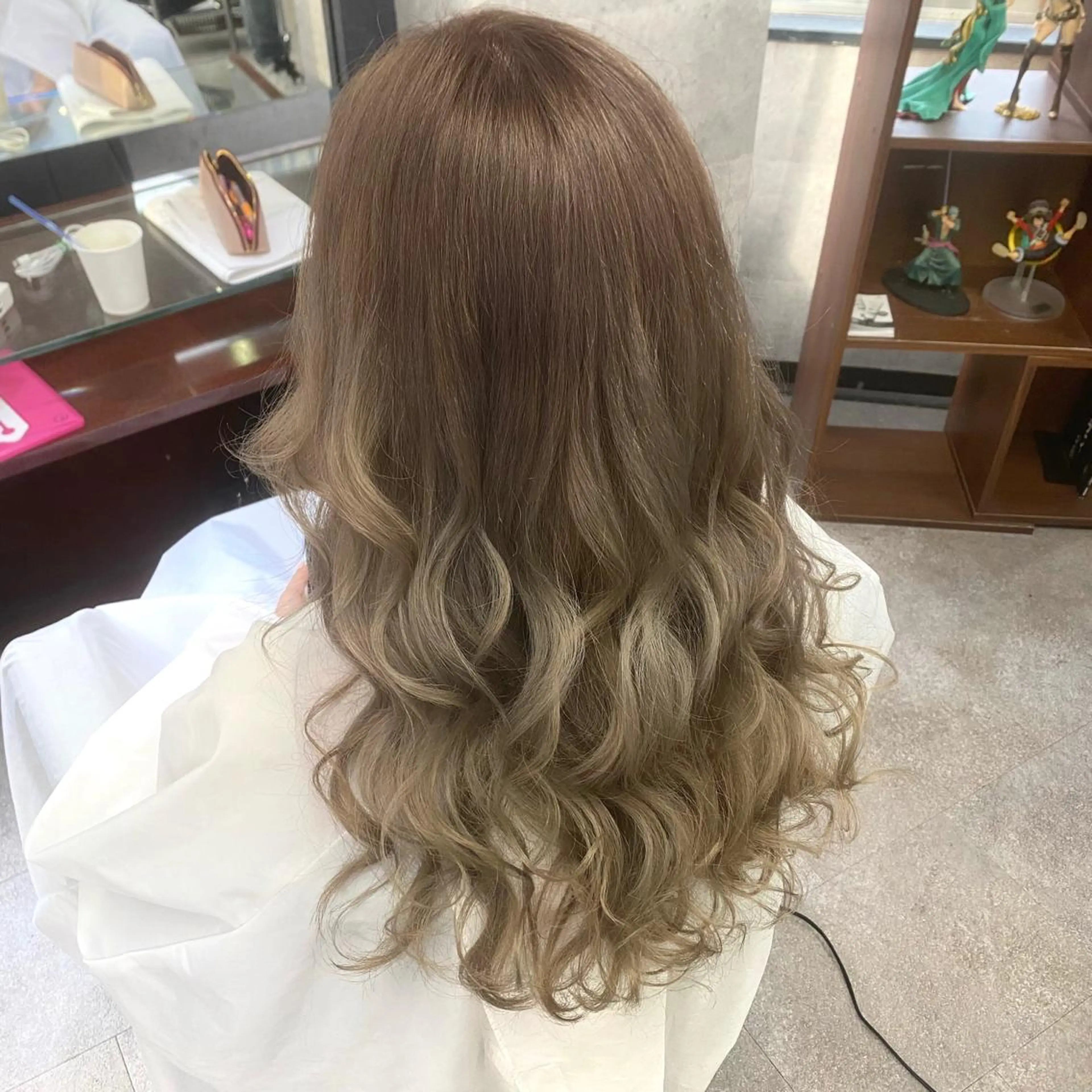 ロング カラー シールエクステ特化 ハイトーン、NANAのヘアスタイル