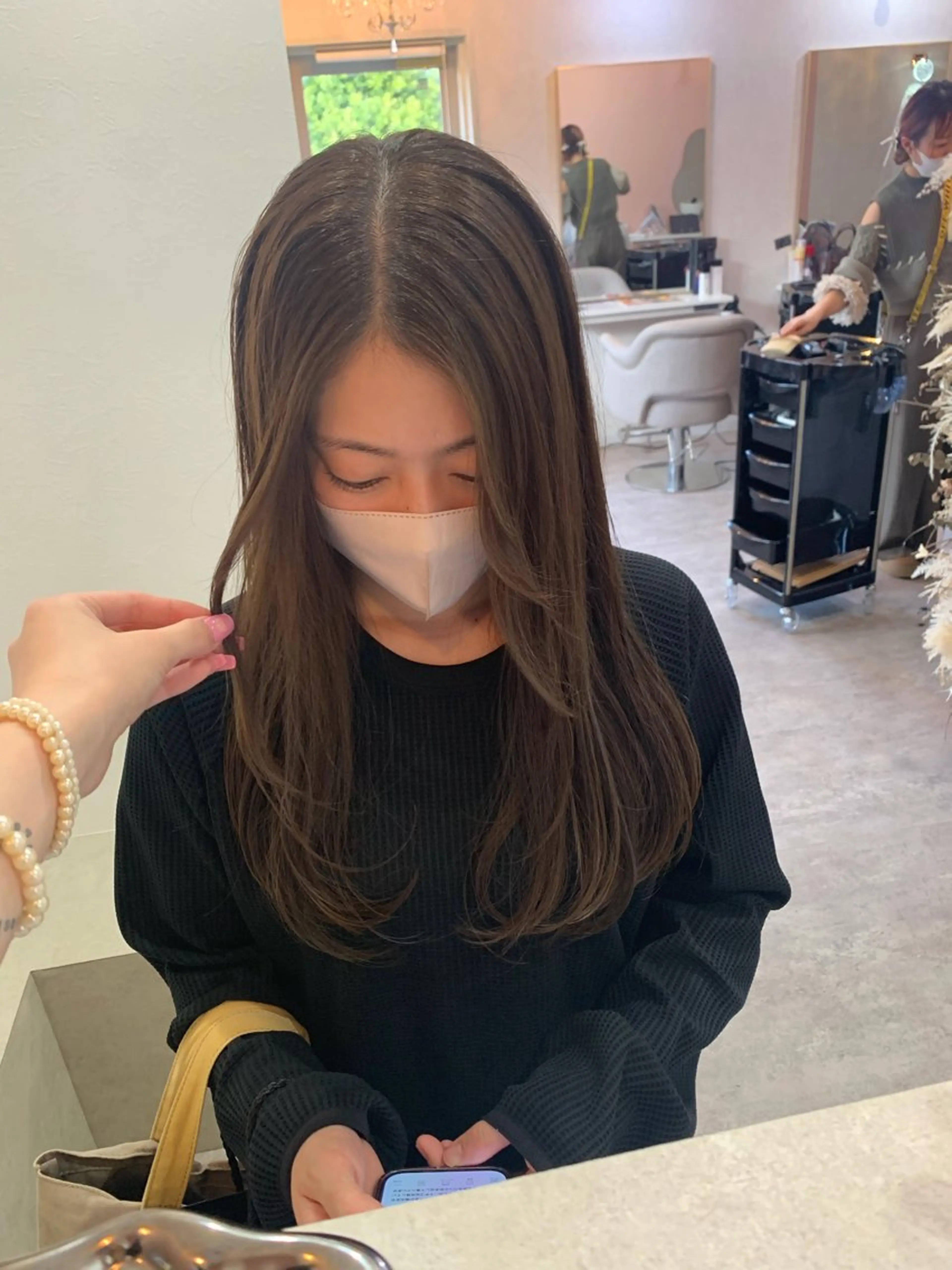 セミロング カラー カット ヘアカラー トリートメント yuumi 👱🏻‍♀️のヘアスタイル