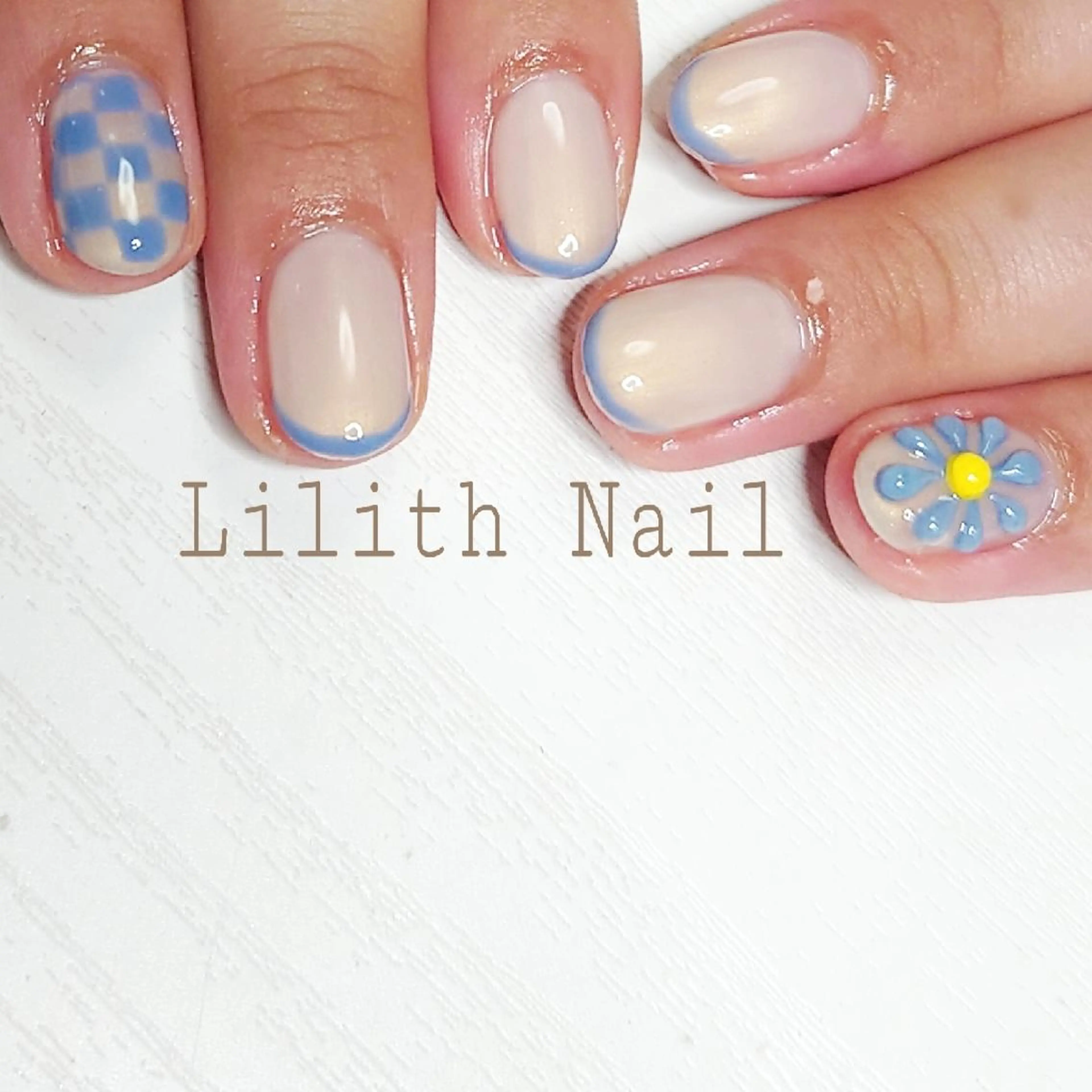ネイル ブルー フレンチネイル オフィスネイル ショートネイル 夏ネイル Lilith Nailのネイルデザイン