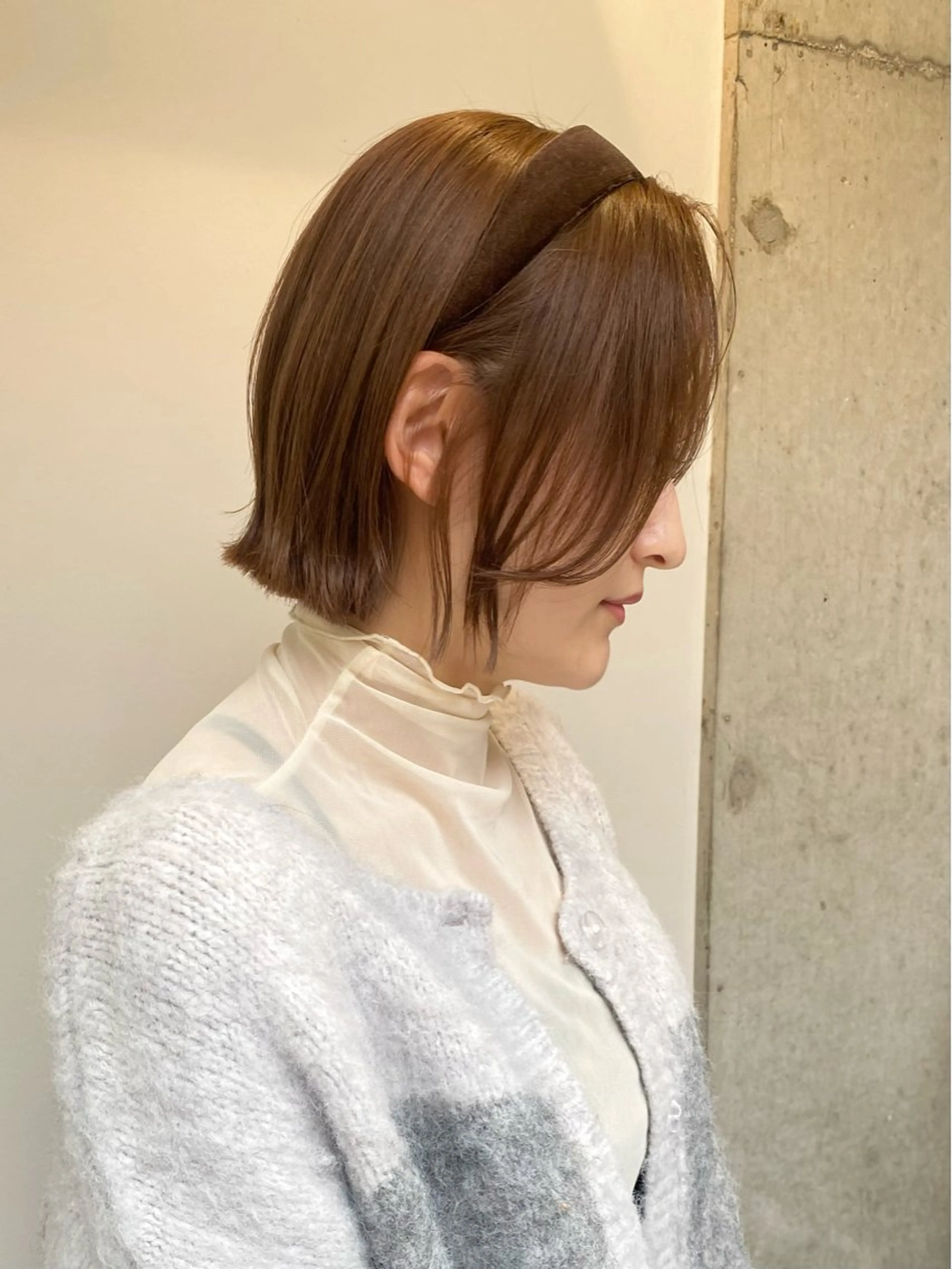 ミディアム カラー ボブ カット ヘアカラー トリートメント ベージュカラー🐑 レイヤー🤎塚原優芽のヘアスタイル