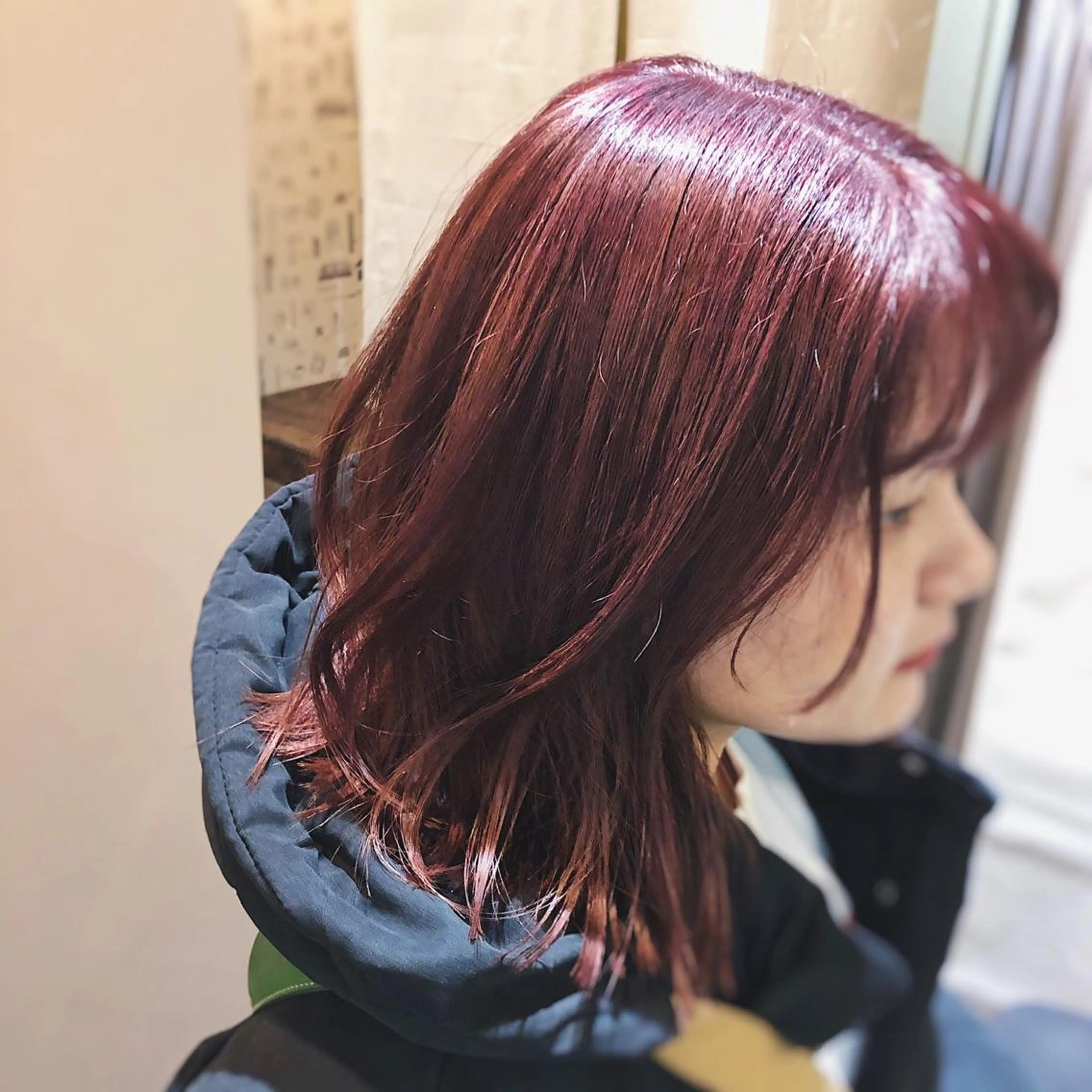 ミディアム カラー ブリーチ ピンクカラー パープルカラー レッドカラー カット ヘアカラー トリートメント 山口 浩之のヘアスタイル