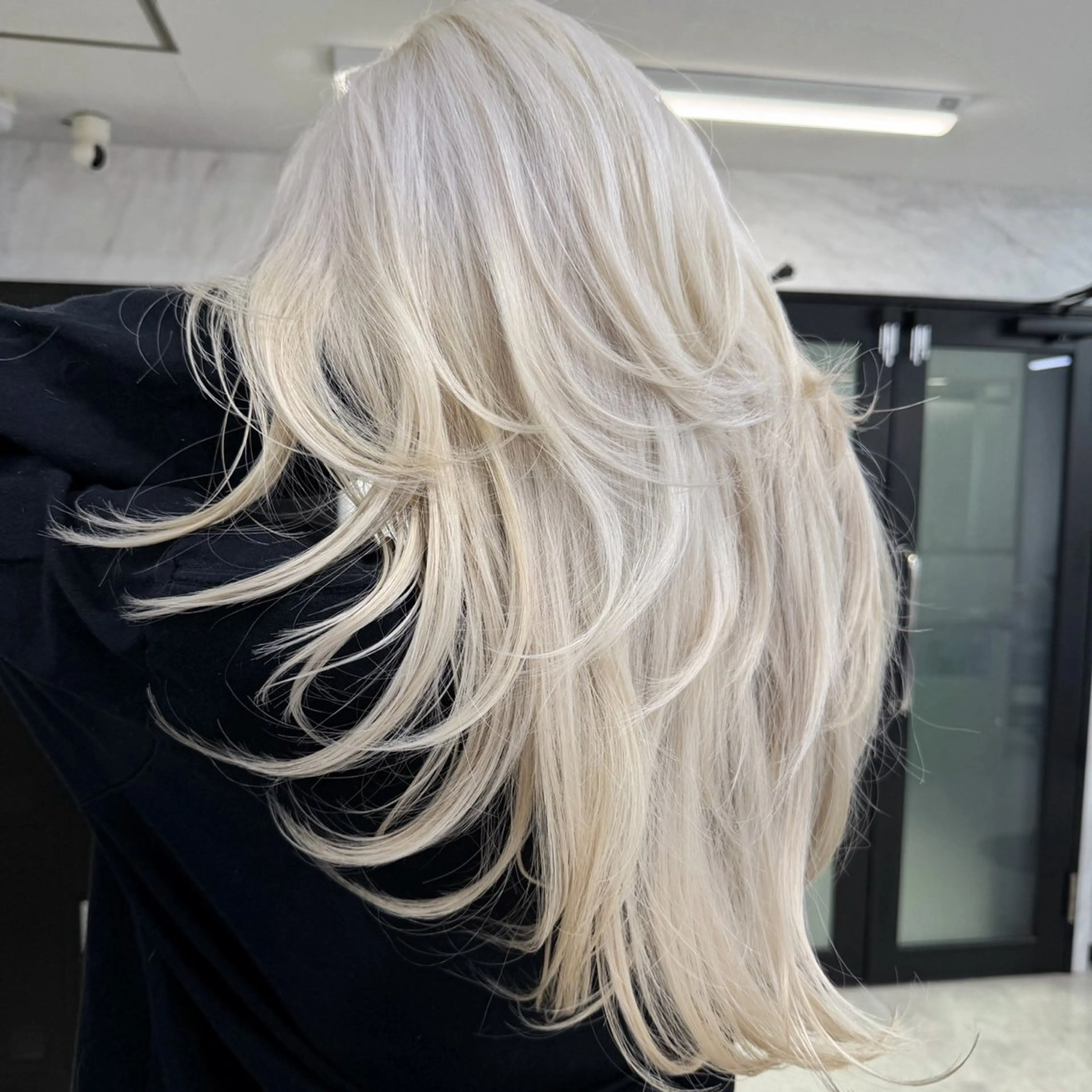 ロング カラー シールエクステ ハイトーンカラー エクステ ヘアカラー シールエクステ特化 ハイトーン、NANAのヘアスタイル