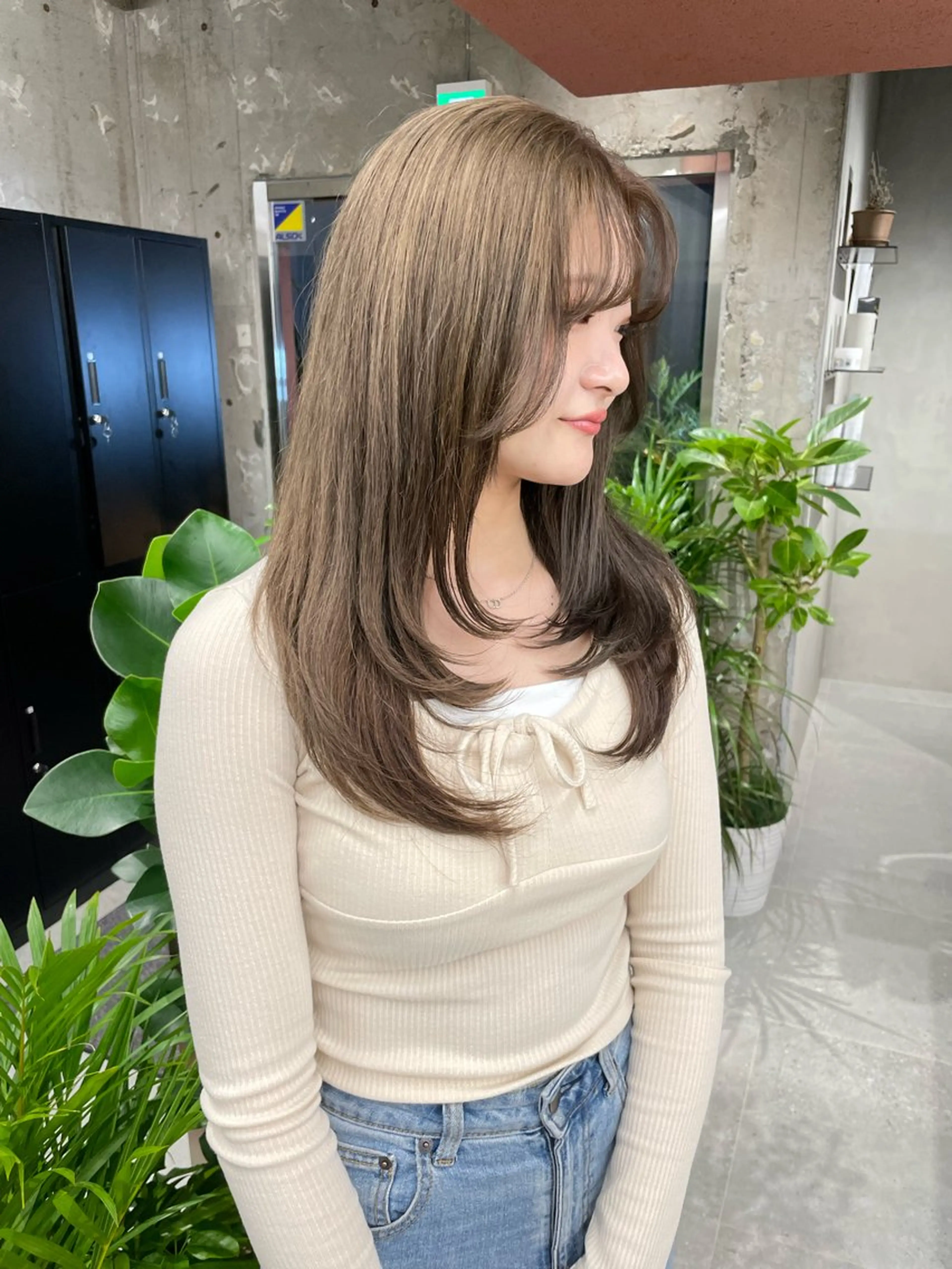 ロング カット MIFA レイヤー／パーマのヘアスタイル