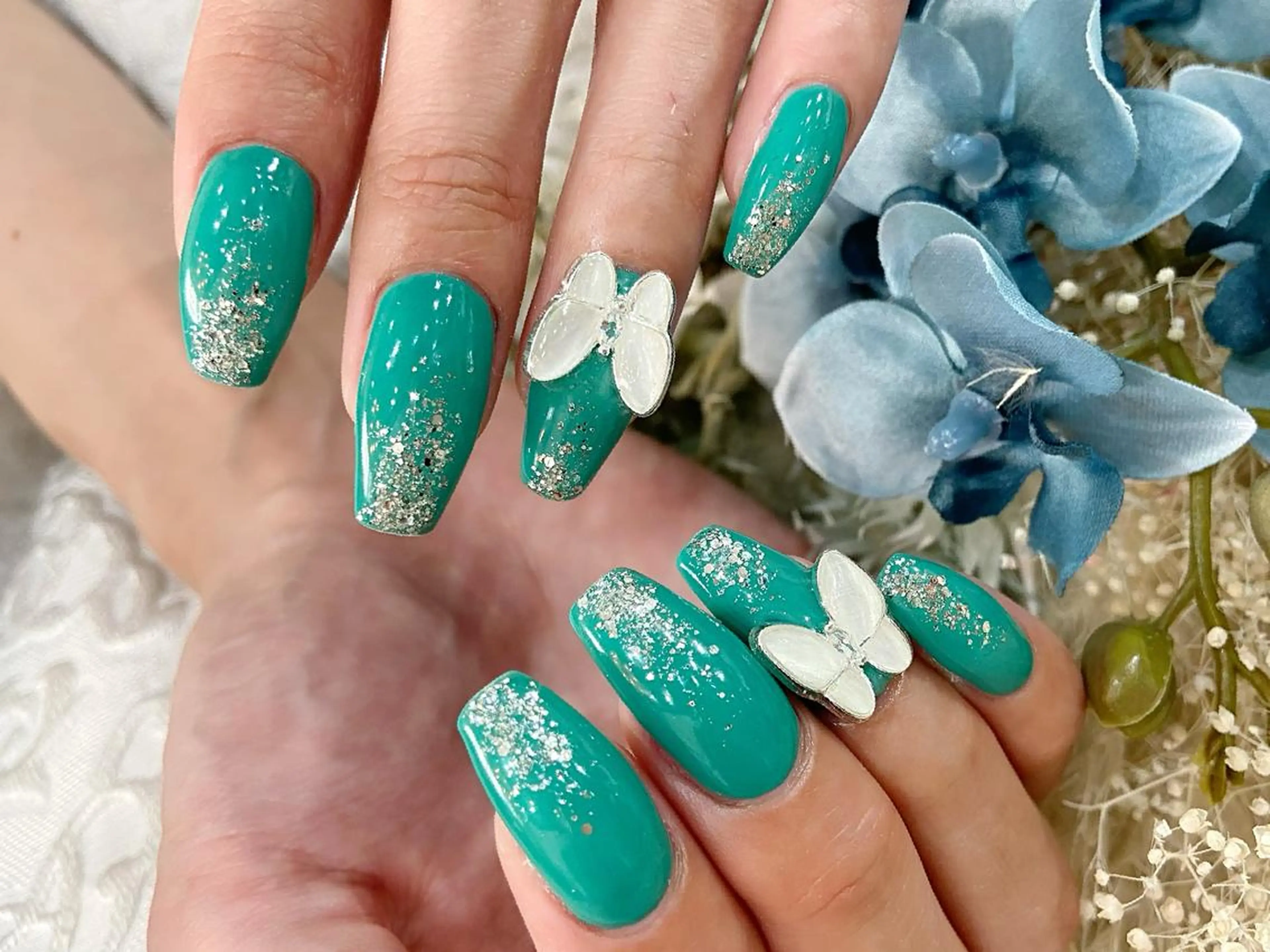 ネイル nailsalon Mirrorのネイルデザイン