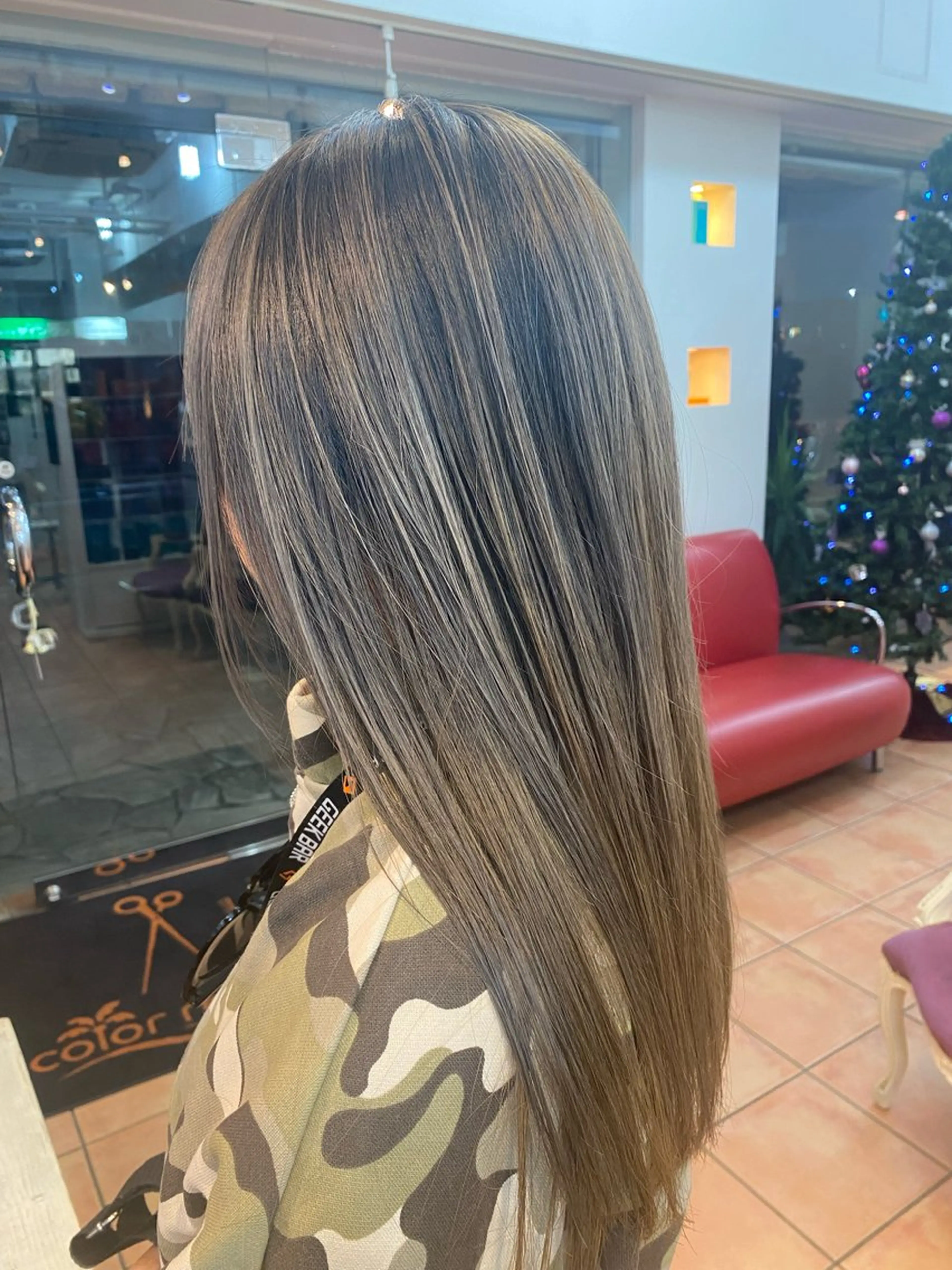 ロング レイヤーカット ヘアカラー カラー特化 横川　翔希のヘアスタイル