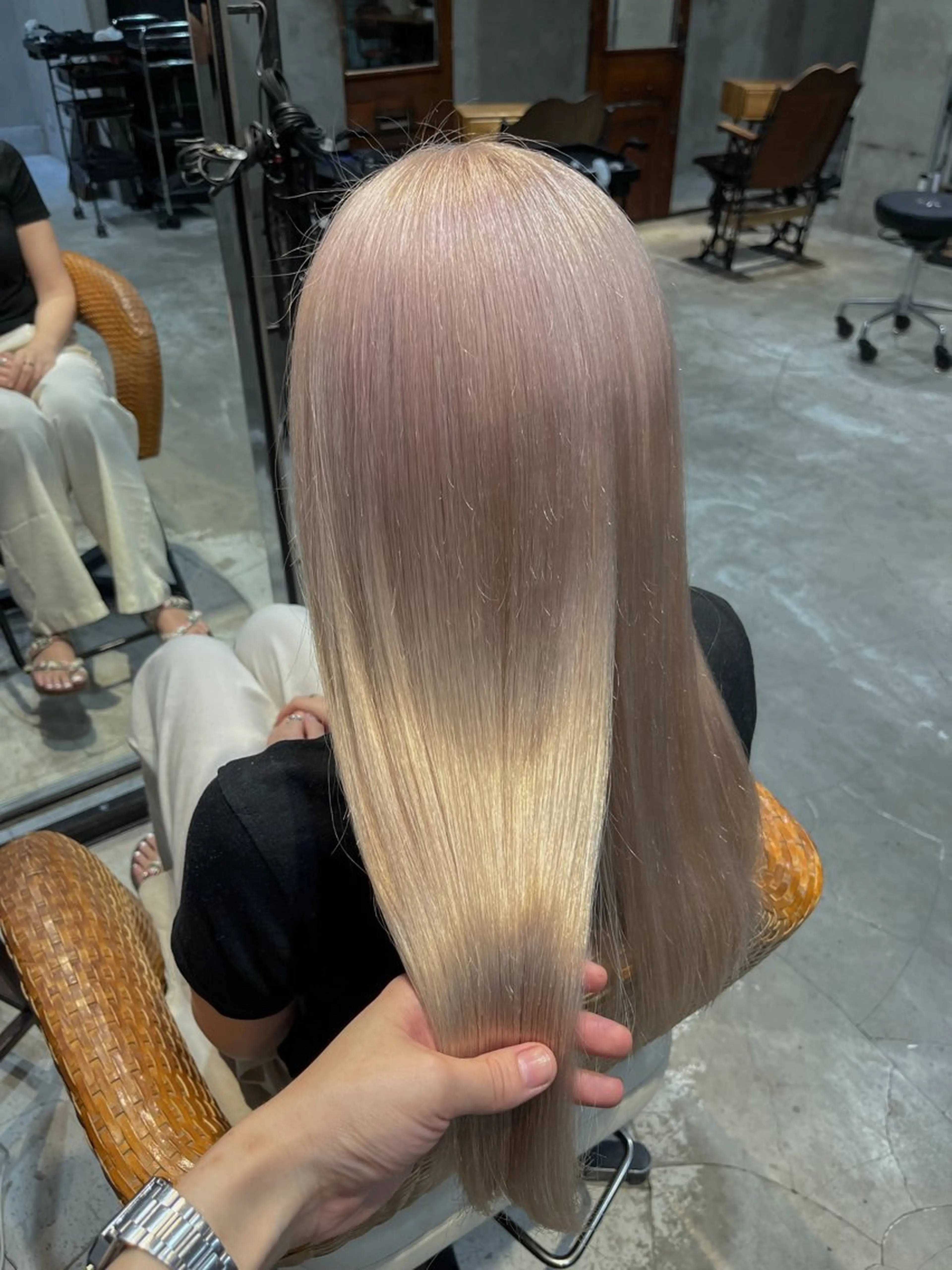 ロング カラー ヘアカラー トリートメント ヘアセット 似合わせベージュ 🍯ayumi🍯のヘアスタイル