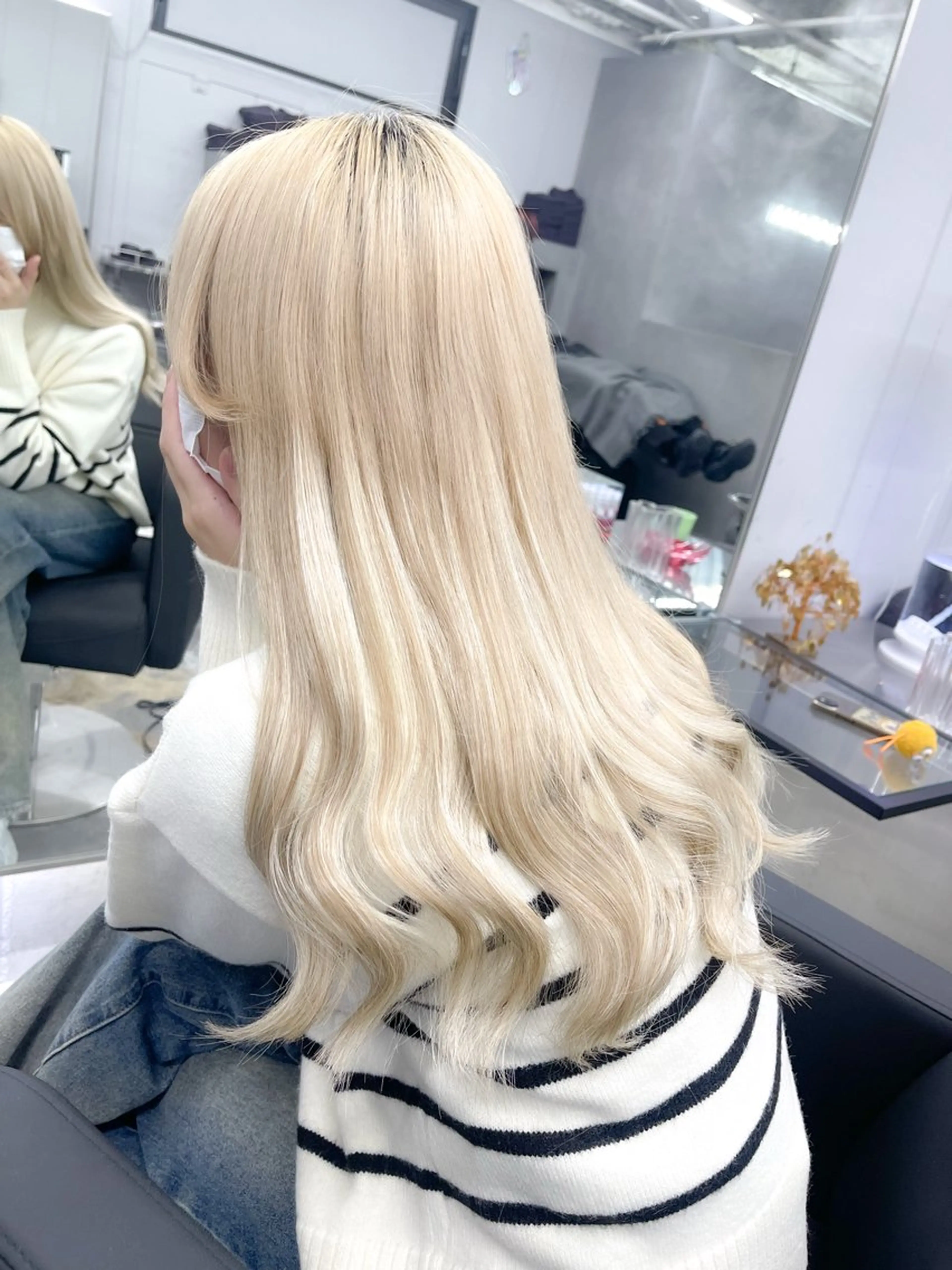 ロング エクステ 紺エクステ デザインカラーのヘアスタイル