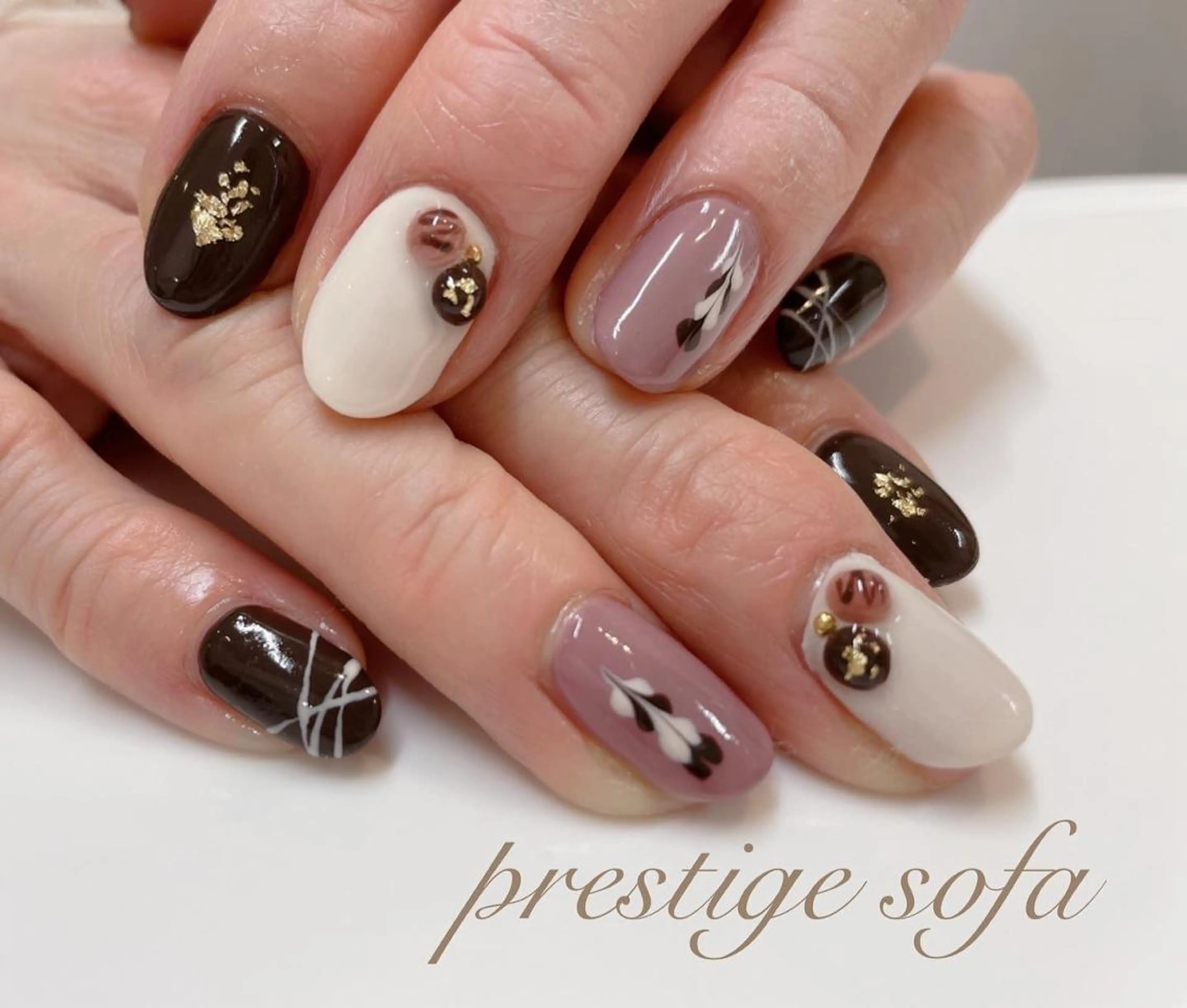 ネイル マツエク・マツパ まつげパーマ ボリュームラッシュ ジェルネイル ニュアンスネイル パラジェル 髙橋 敦子のネイルデザイン