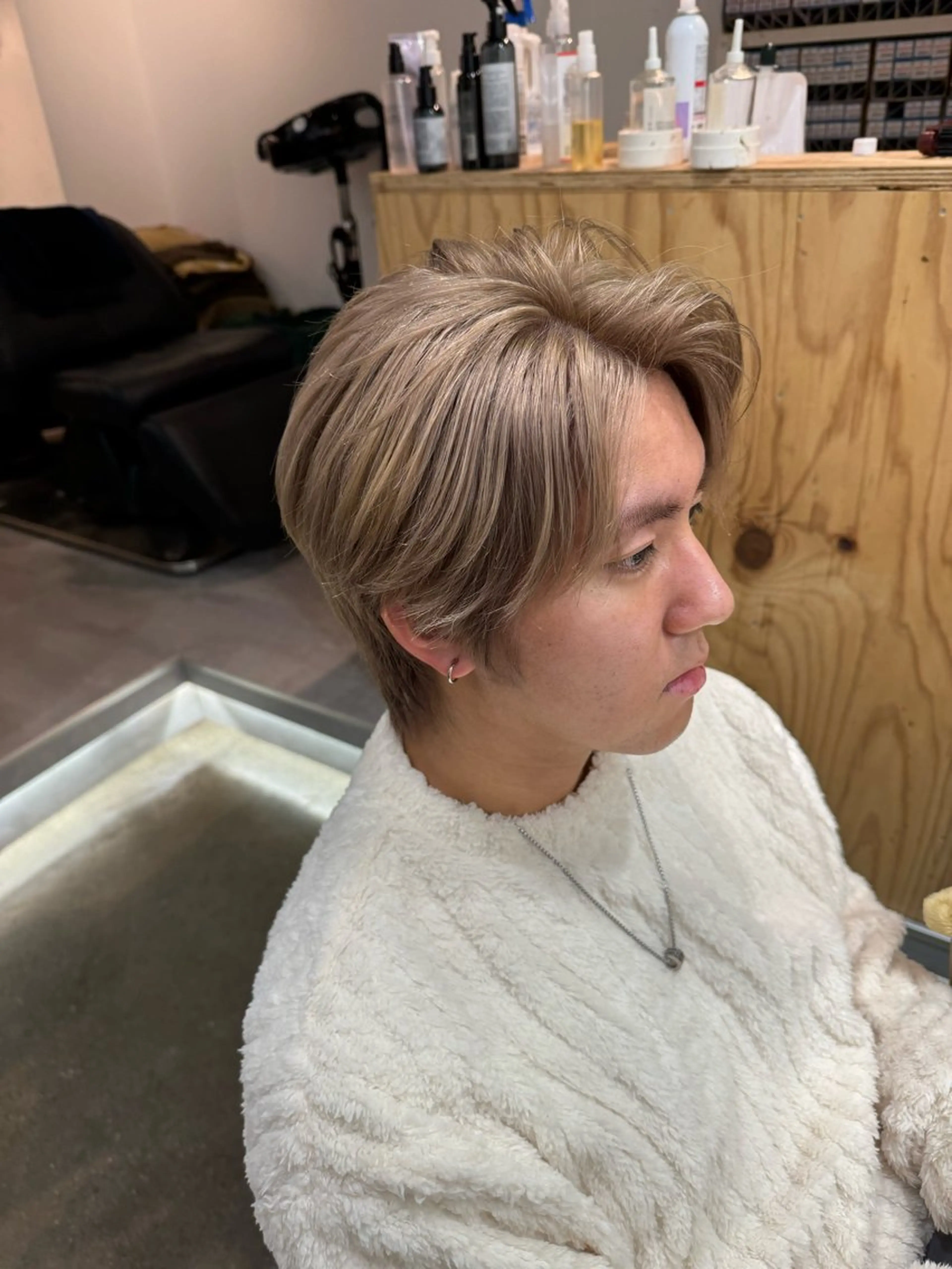 ショート カラー メンズ メンズハイトーン ハイトーンカラー 新宿 似合わせカラー HINAのヘアスタイル