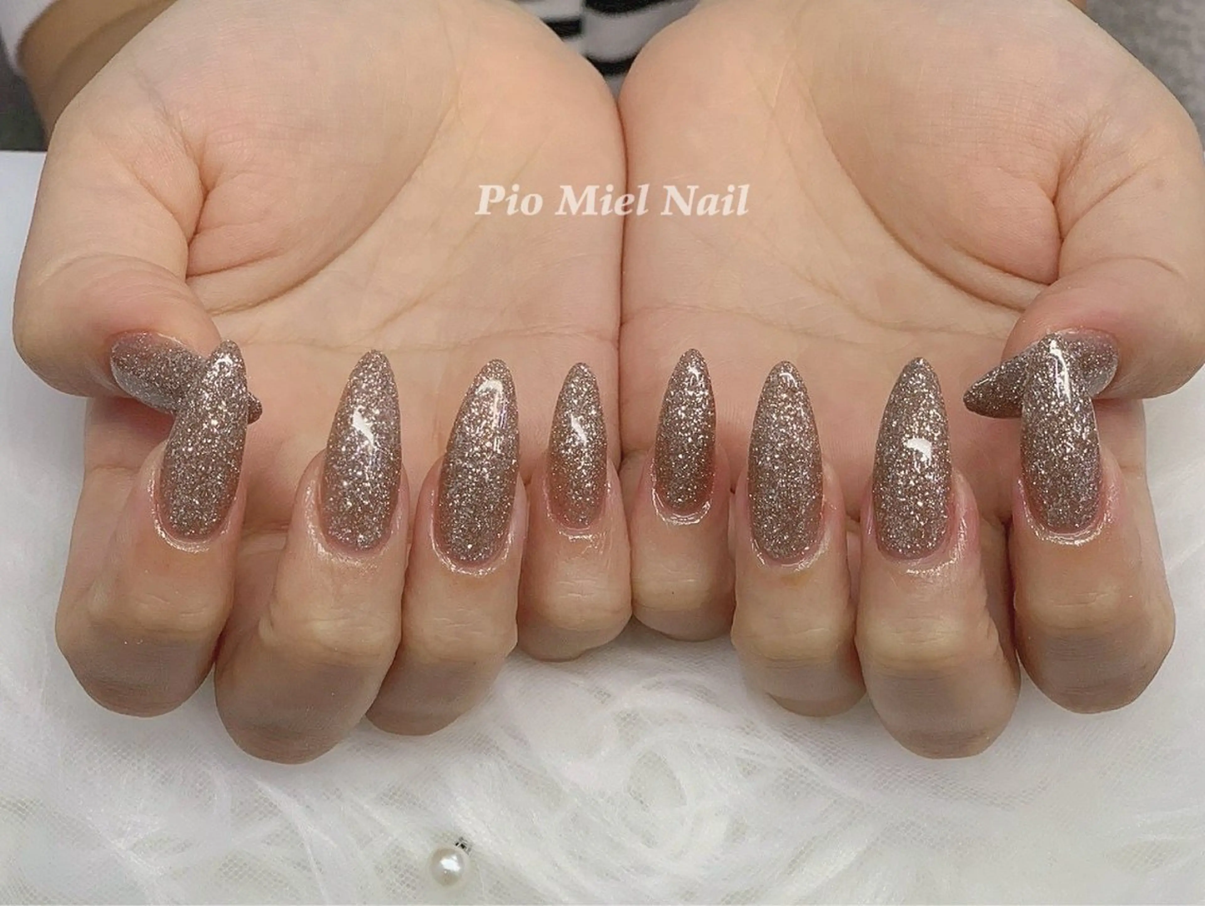 ネイル ラメ(グリッター) ワンカラーネイル シンプルネイル 冬ネイル ハンドネイル HANA 長さだしのネイルデザイン