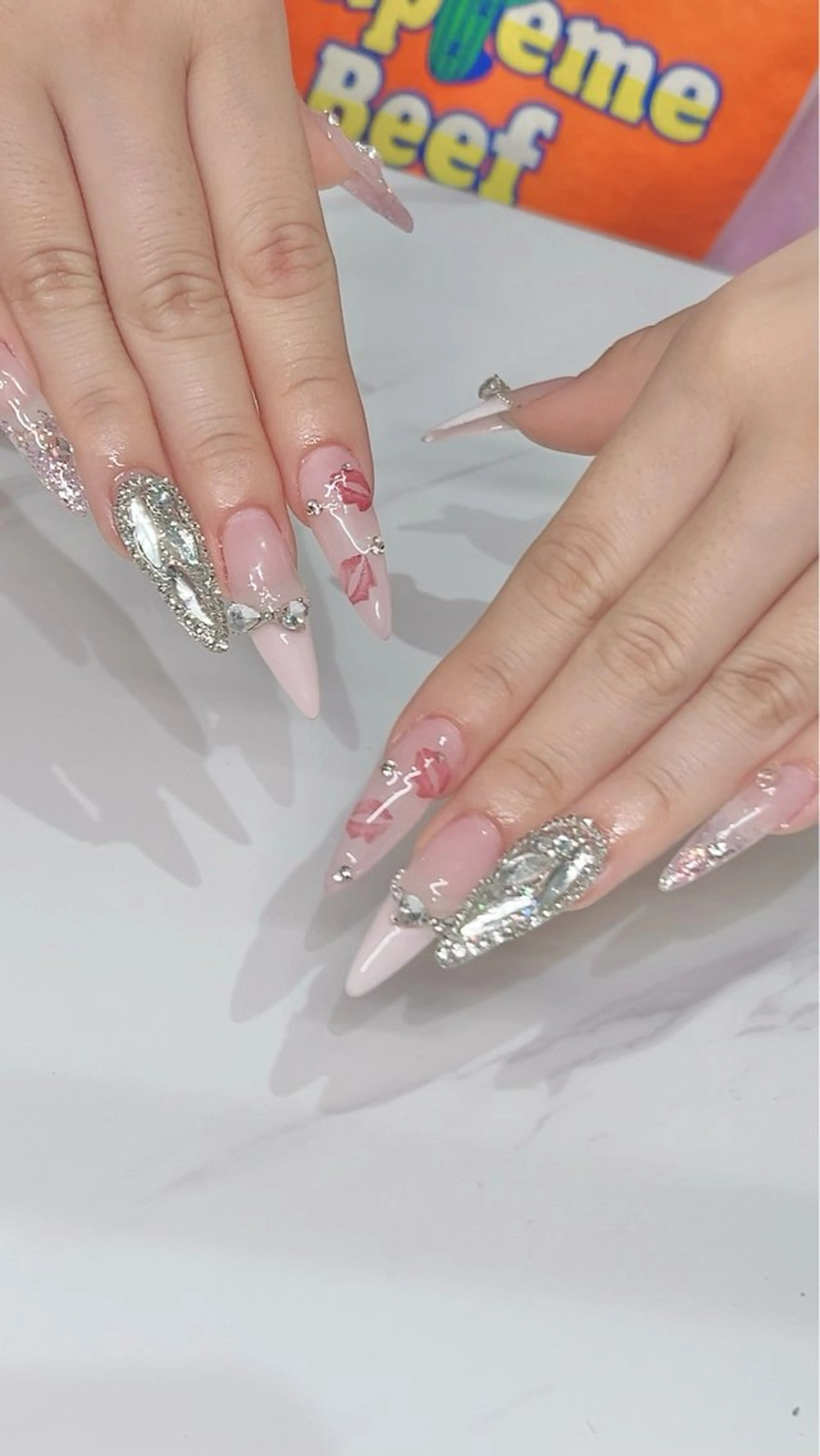 ネイル 冨田 彩乃のネイルデザイン