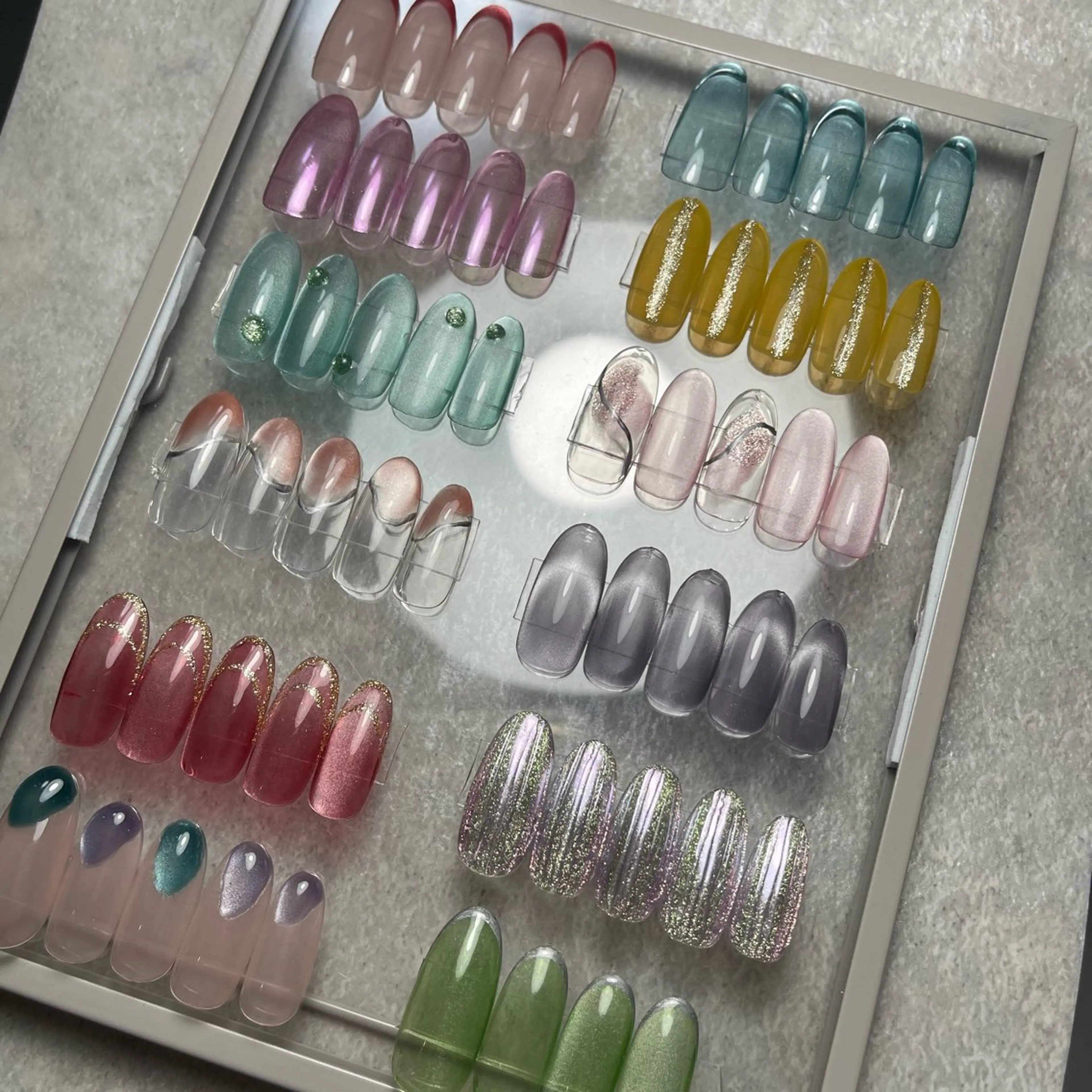 ネイル マグネットネイル RE SALONのネイルデザイン