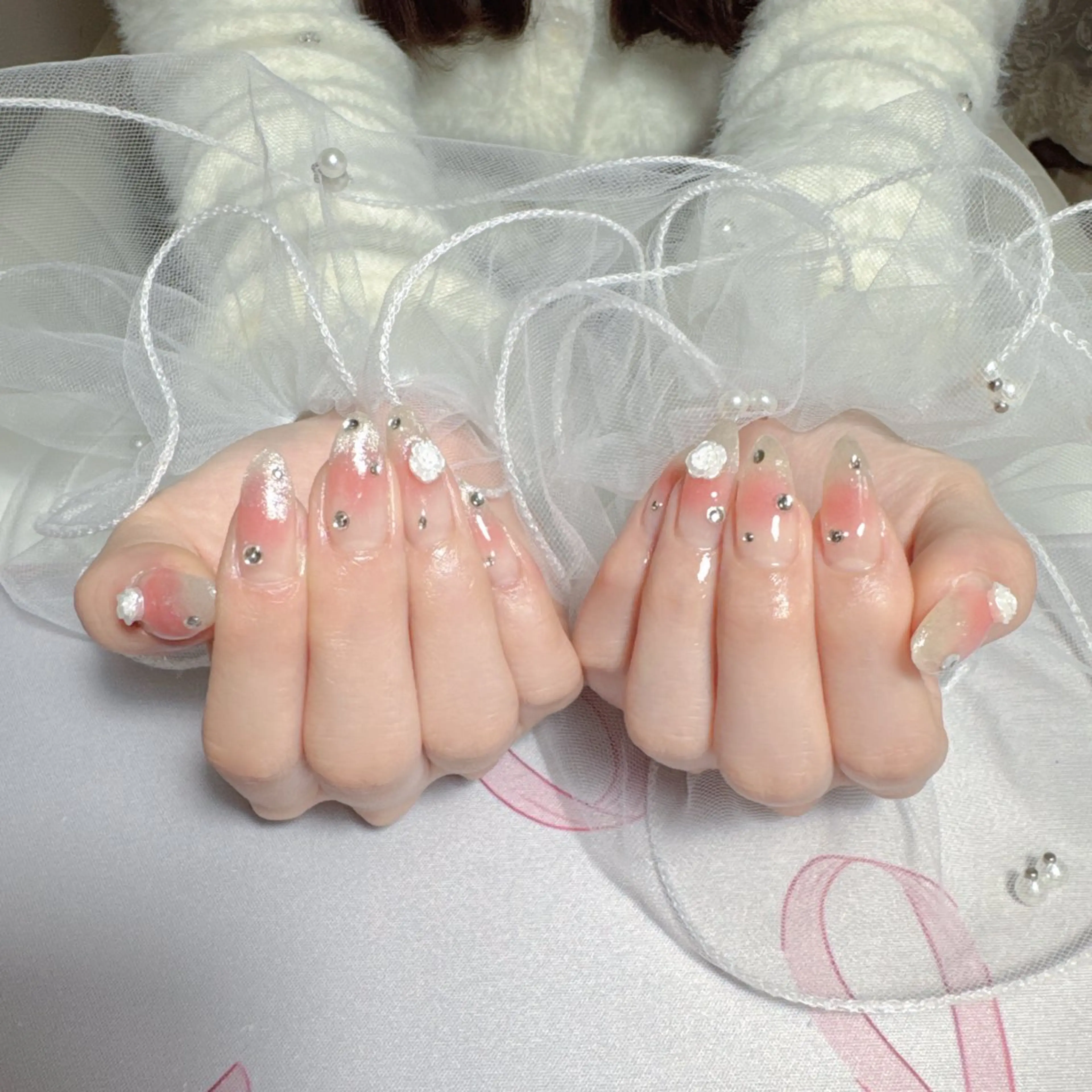 ネイル チークネイル グラデーション マグネットネイル on nail 尾張旭三郷店のネイルデザイン