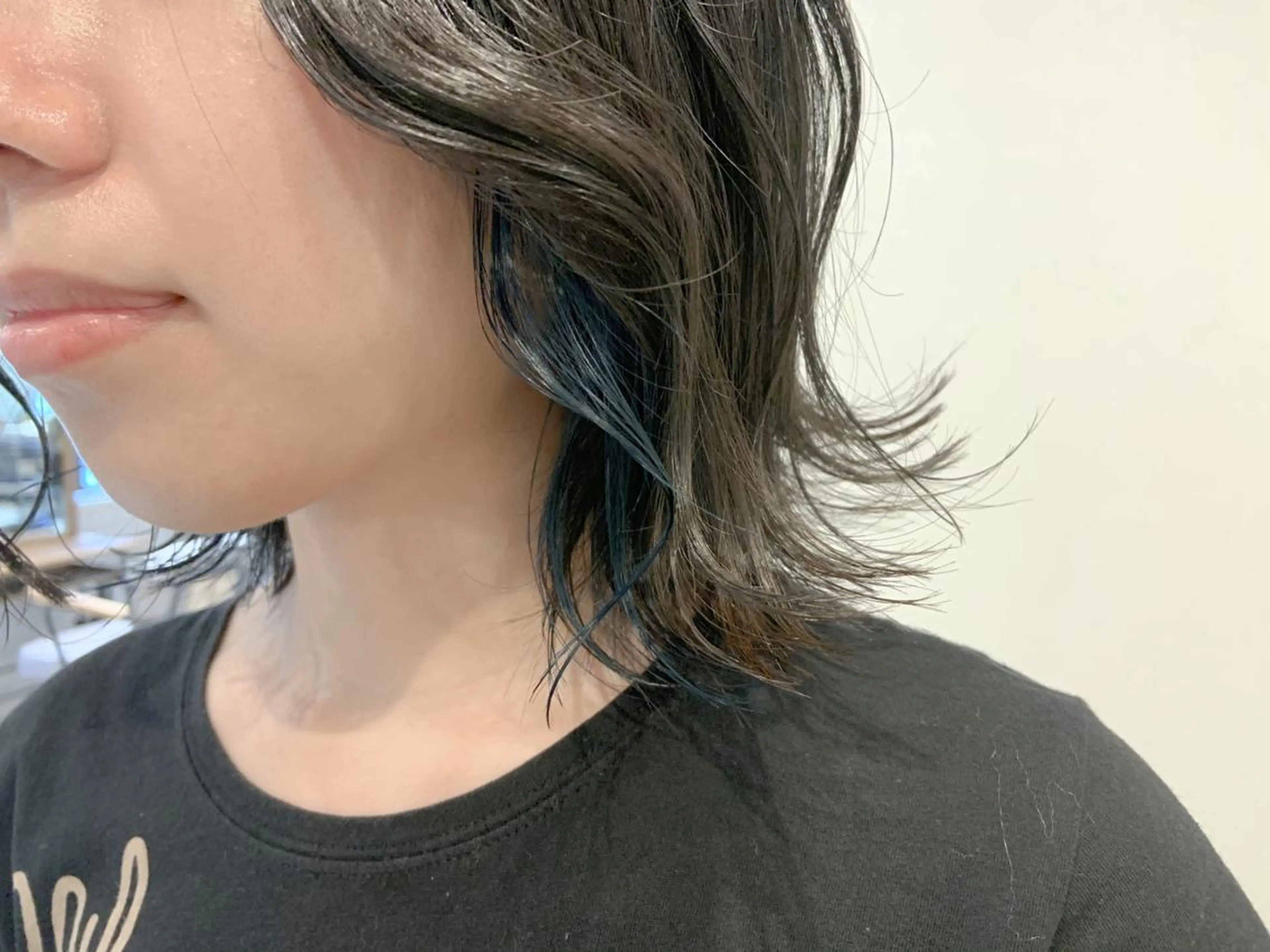 ショート カラー アッシュ イヤリングカラー 韓国hair🦋 Nanaのヘアスタイル