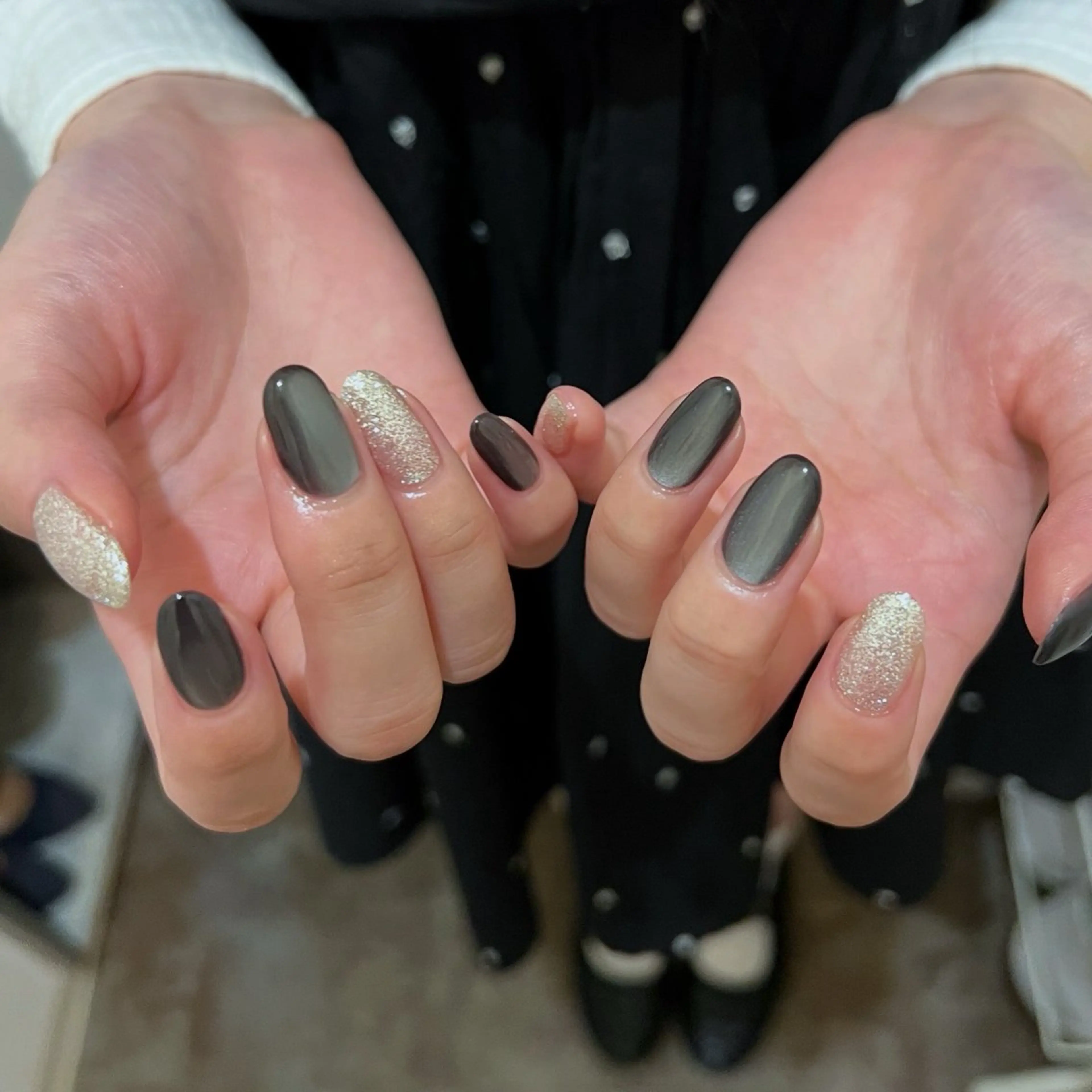 ネイル シルバー urun eriのネイルデザイン