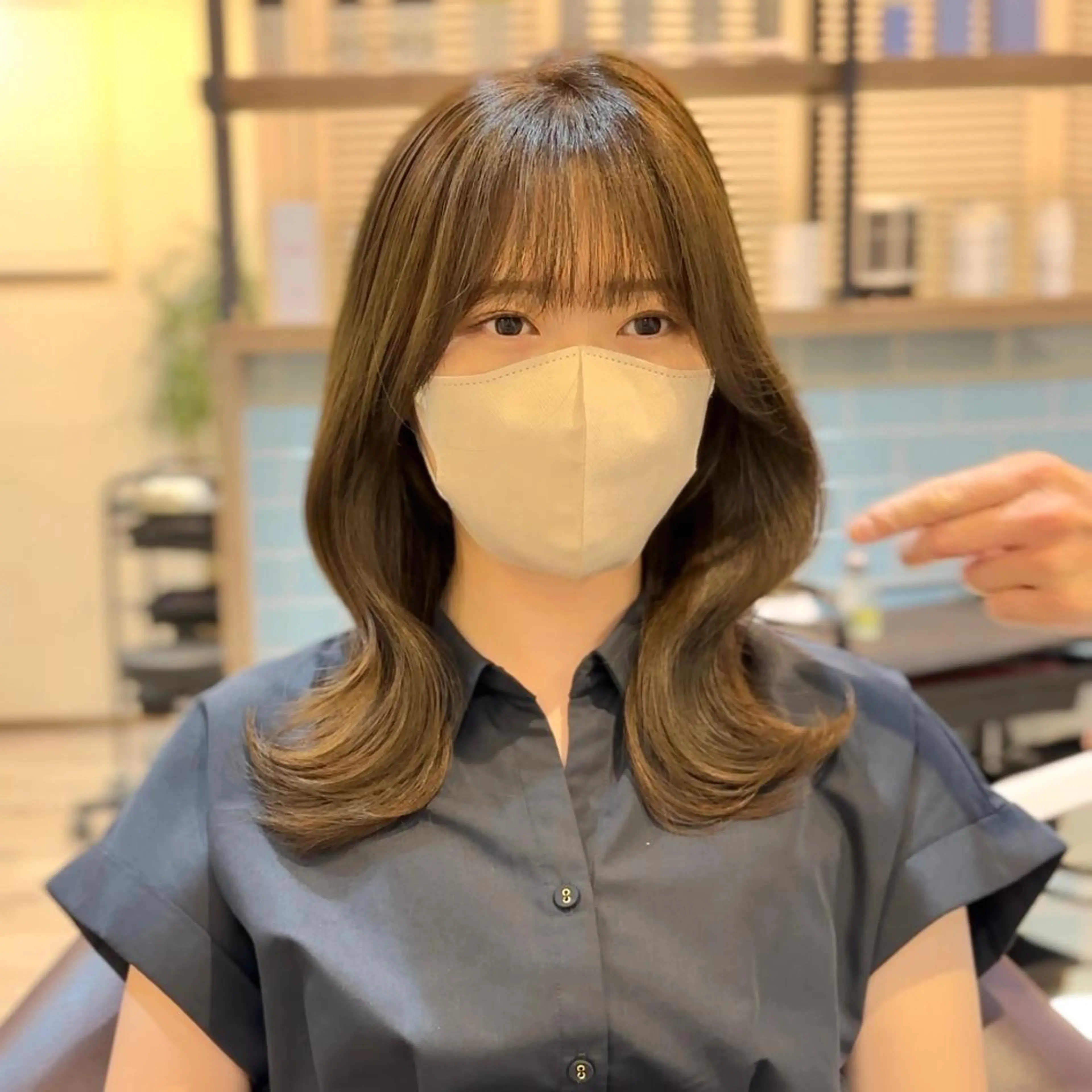 ミディアム カット ヘアカラー トリートメント 🌹ハッシュカット、 レイヤー韓国ヘア🌹のヘアスタイル
