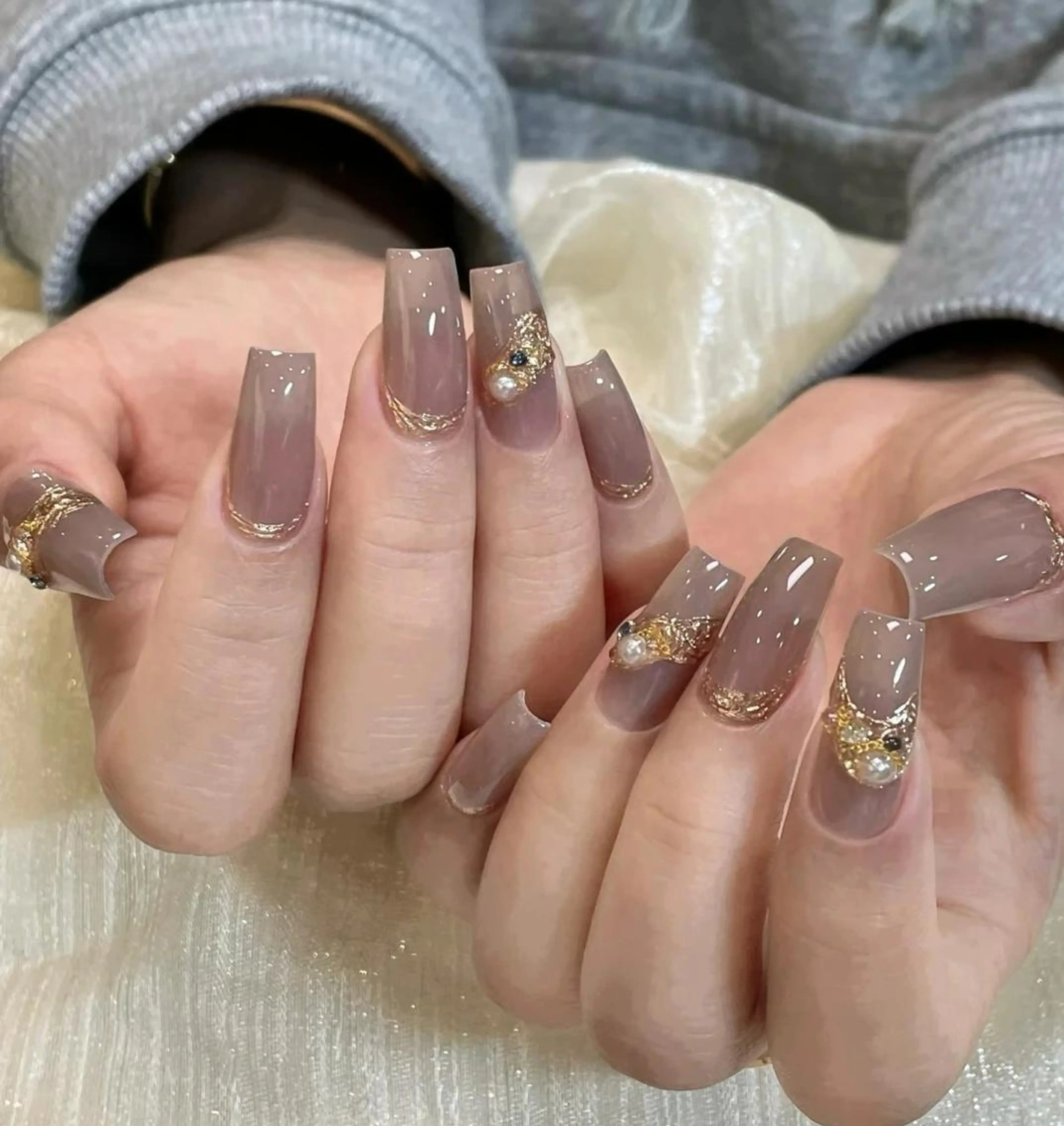 ネイル アートネイル 長さ出し ネイルチップ Queens momoのネイルデザイン