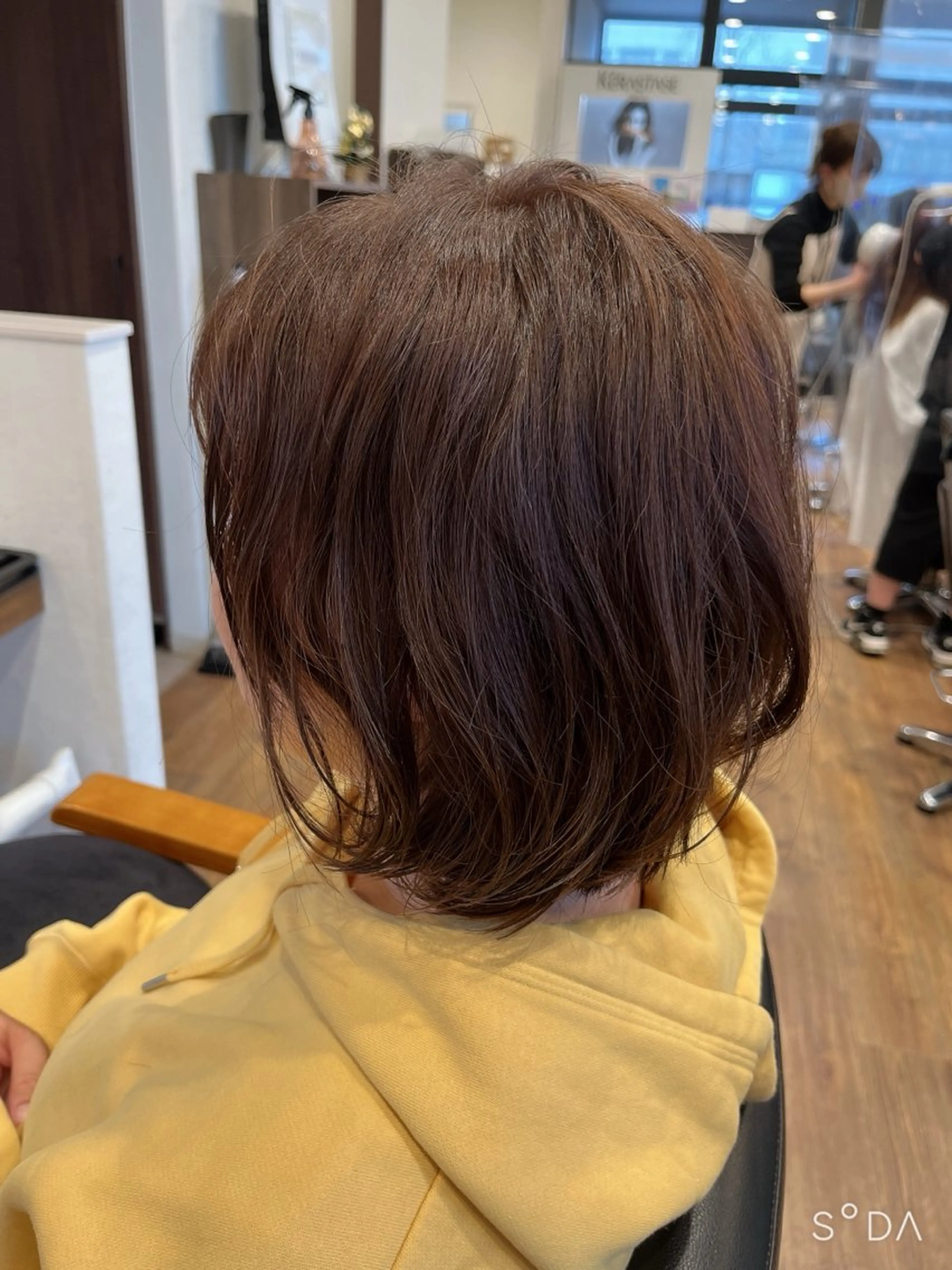 ミディアム カラー パーマ 高橋 春菜のヘアスタイル