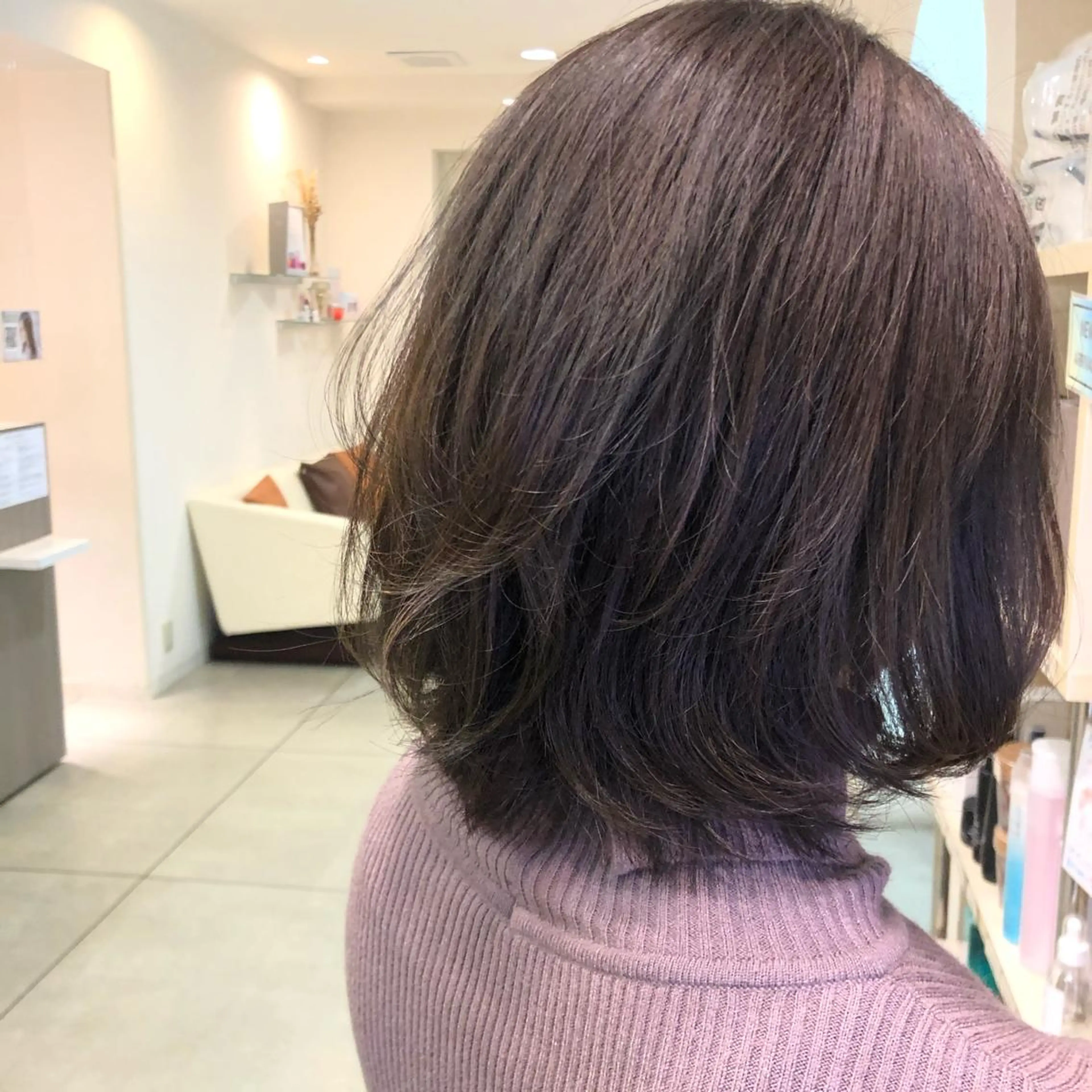 ミディアム カラー ベージュカラー ラベンダーカラー カット ヘアカラー トリートメント 松佐 ゆかりのヘアスタイル