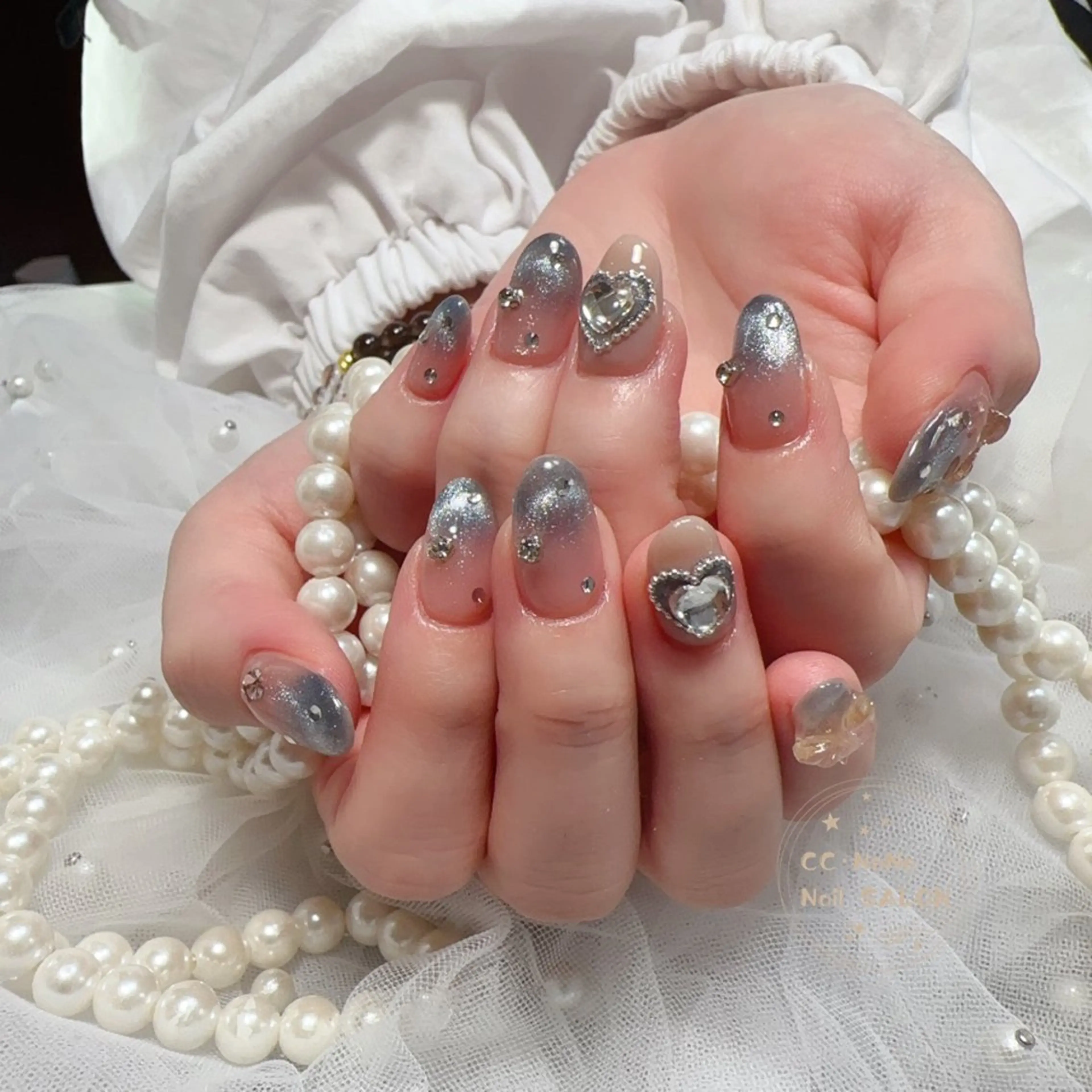 ネイル チークネイル フラッシュネイル ハート キラキラネイル 韓国ネイル ハンドネイル 💎CC・NaNa 韓国風ネイル🌙Cのネイルデザイン