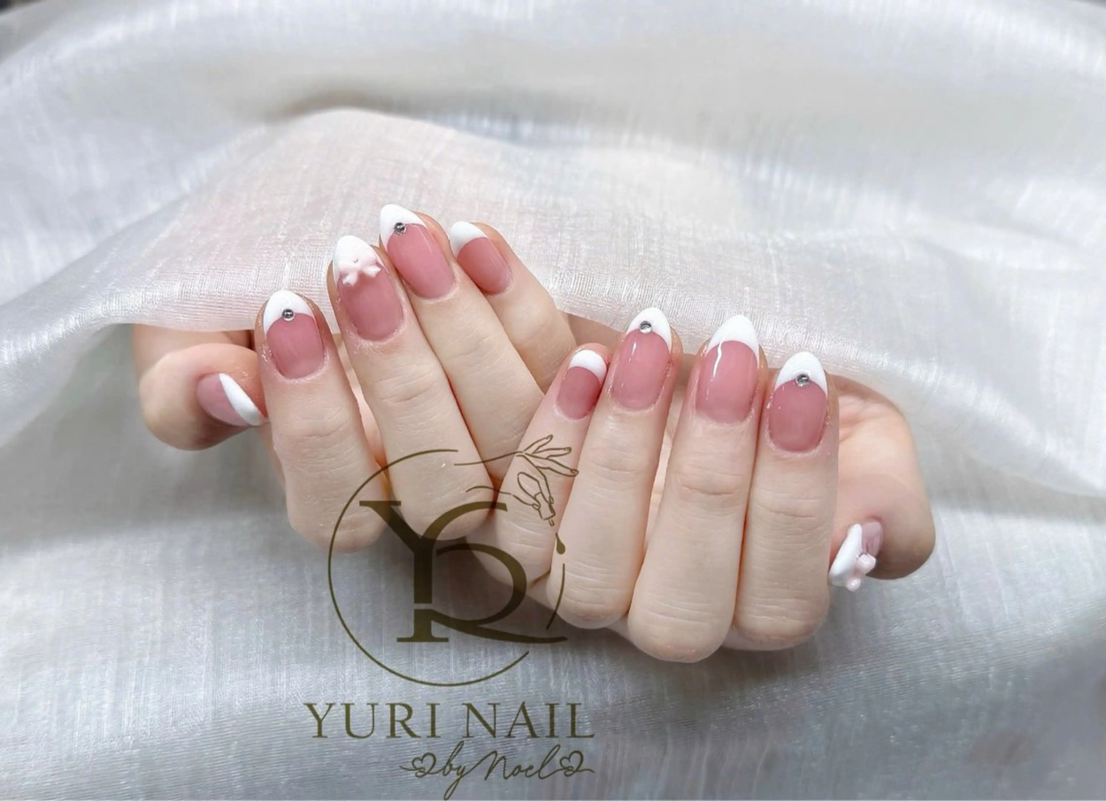 ネイル オーロラネイル ブルー チークネイル フレンチネイル グラデーション ハンドネイル フットネイル ハンドケア YURI Nail Funabashiのネイルデザイン