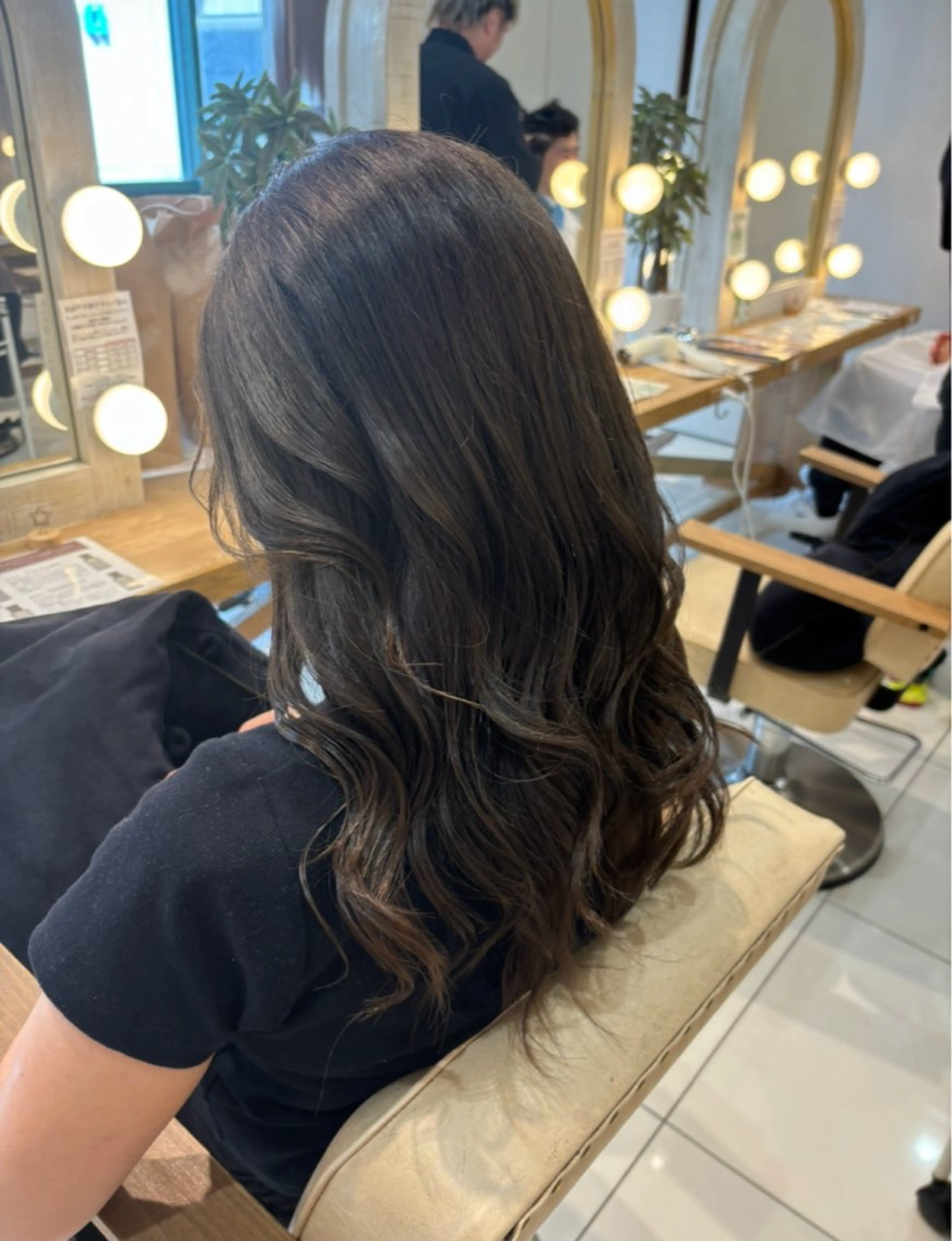 セミロング ヘアアレンジ 髪質改善 縮毛矯正 ヘアセット ブリーチなしカラー/ 暖色カラー/艶カラーのヘアスタイル