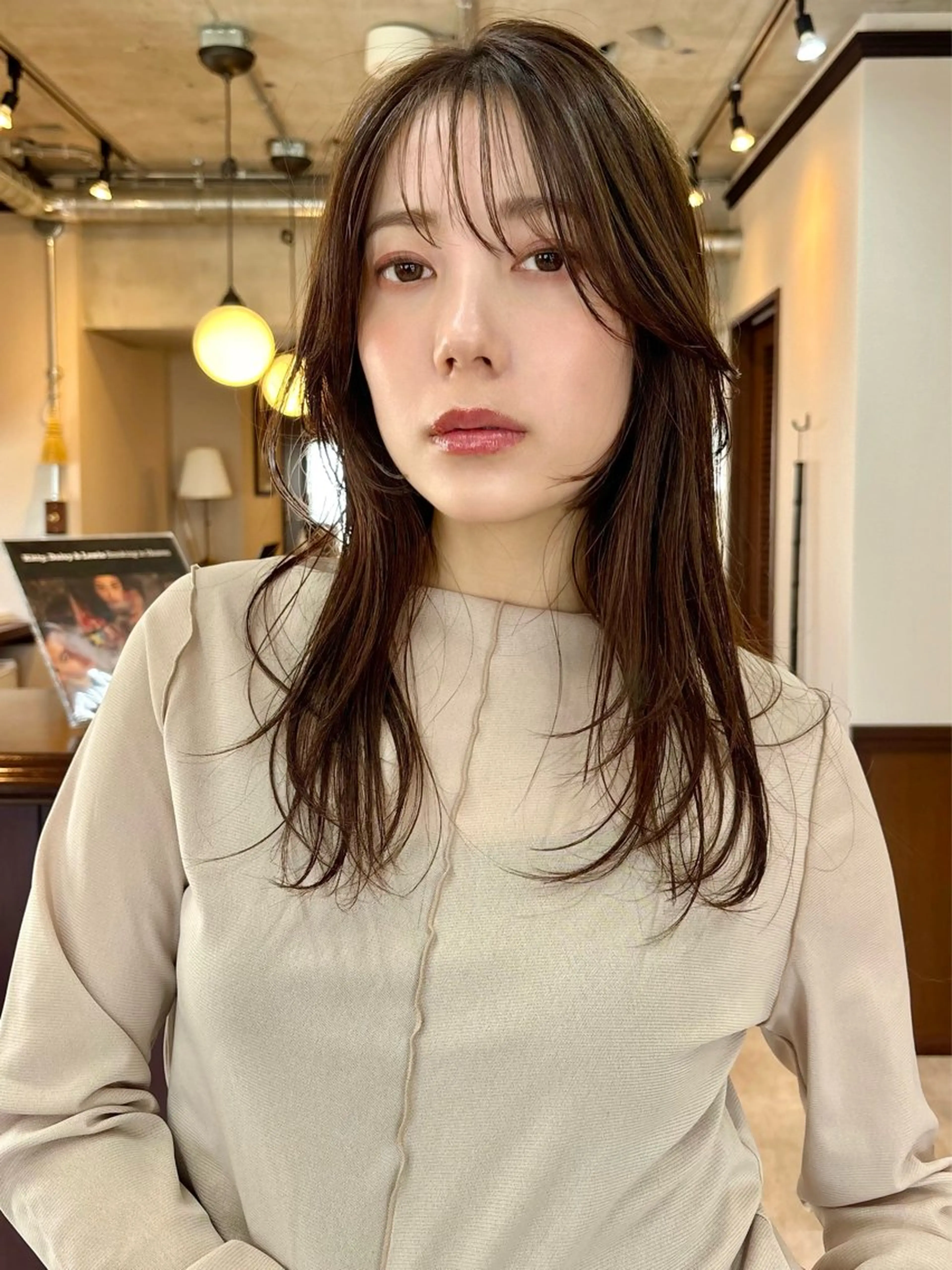 セミロング カット 深尾 萌花のヘアスタイル