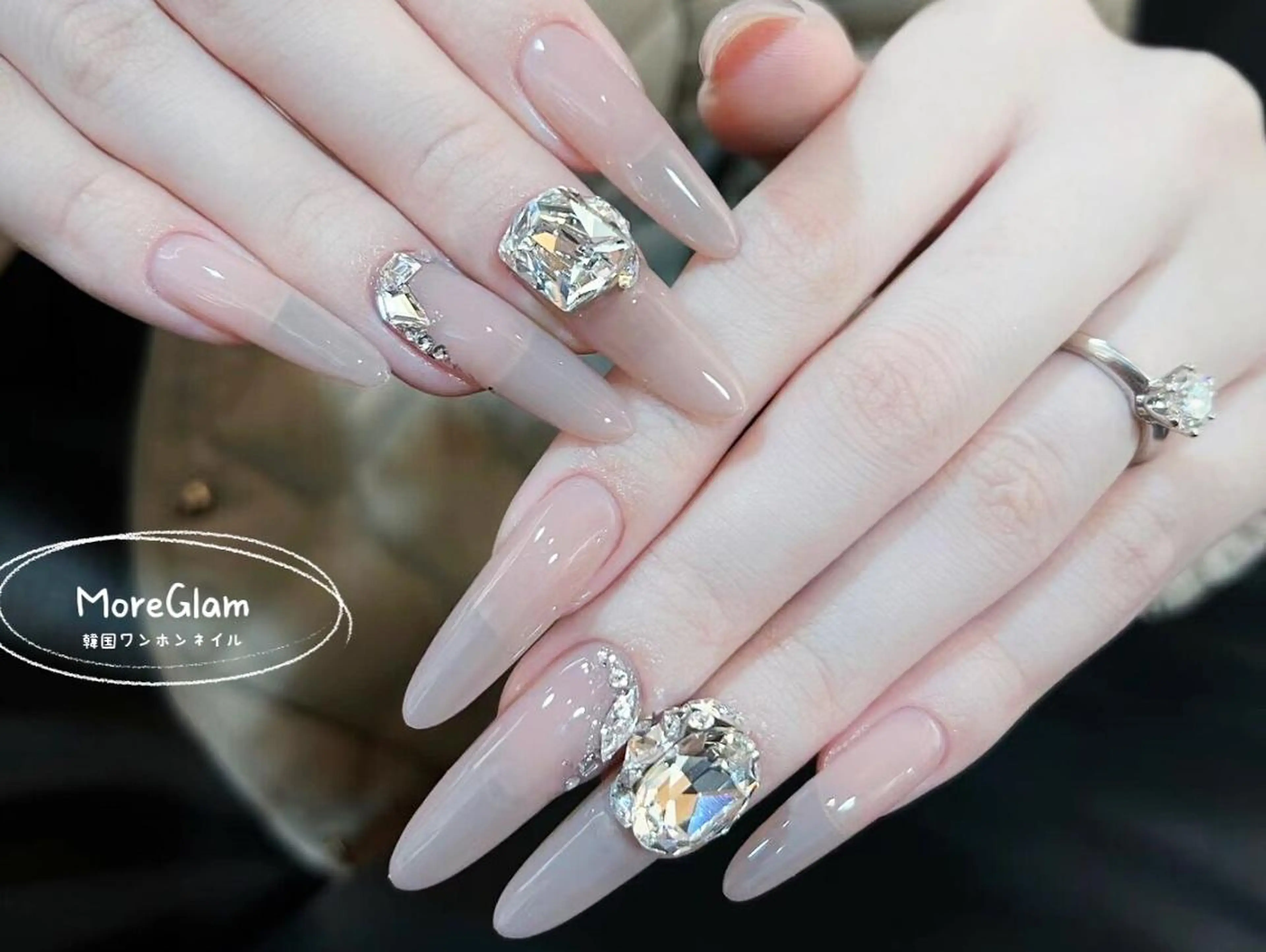 ネイル ハンドネイル MoreGlam ネイルのネイルデザイン