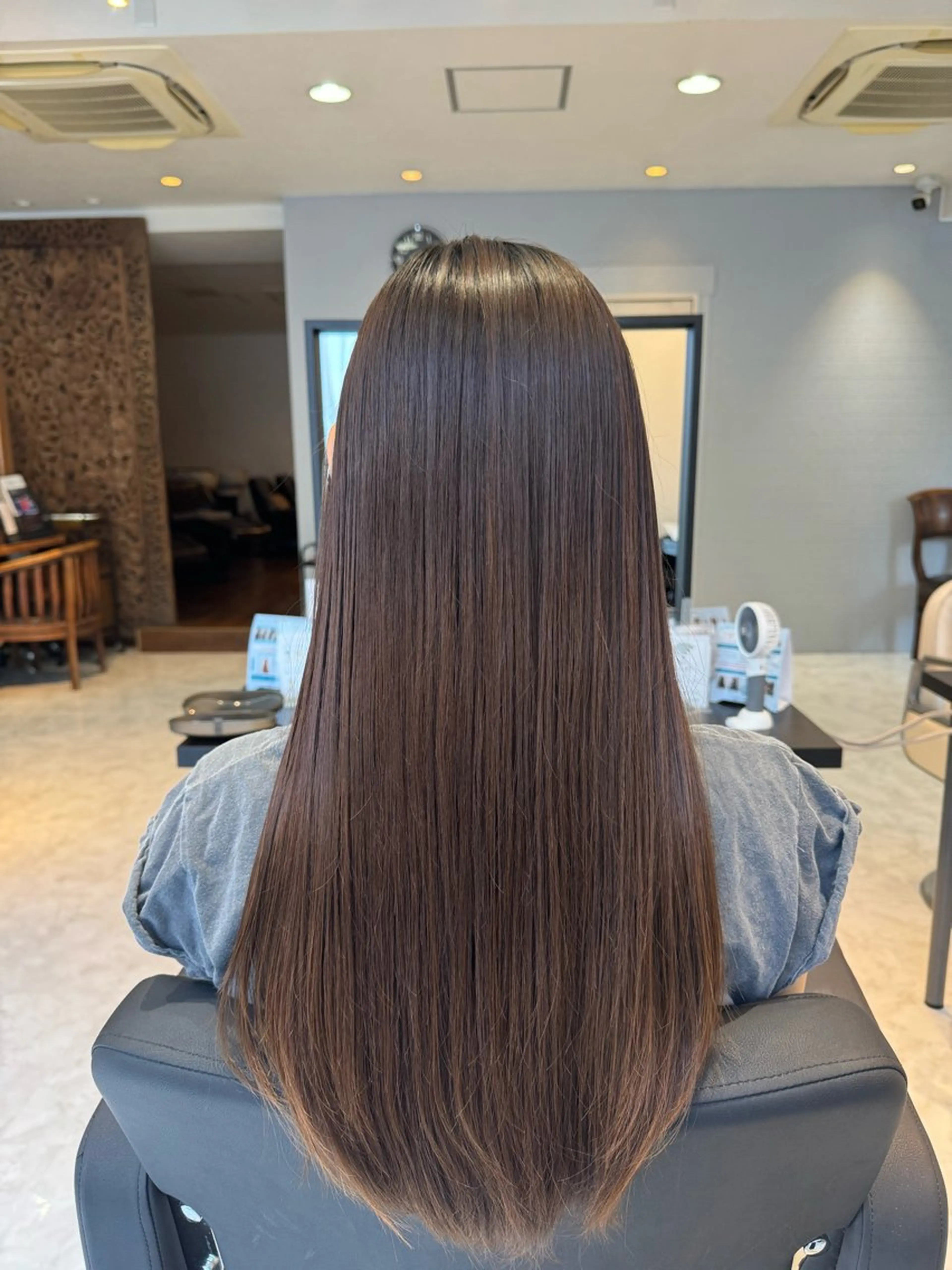 ロング 髪質改善ストレート オルメントのヘアスタイル