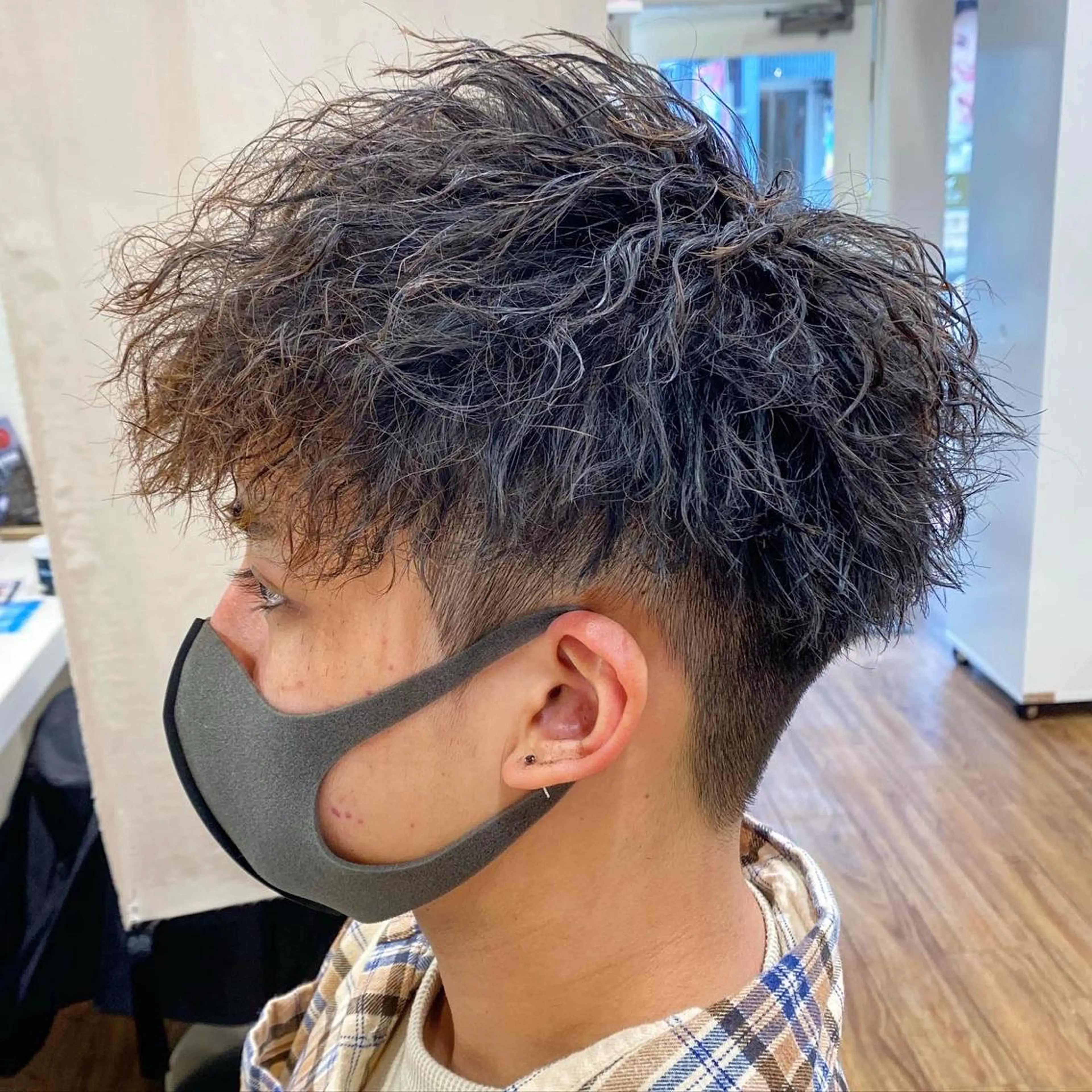 パーマ スパイラルパーマ ツイストパーマ カット パーマ 🟦メンズパーマ🟦 横浜駅｜小上馬淳司のヘアスタイル