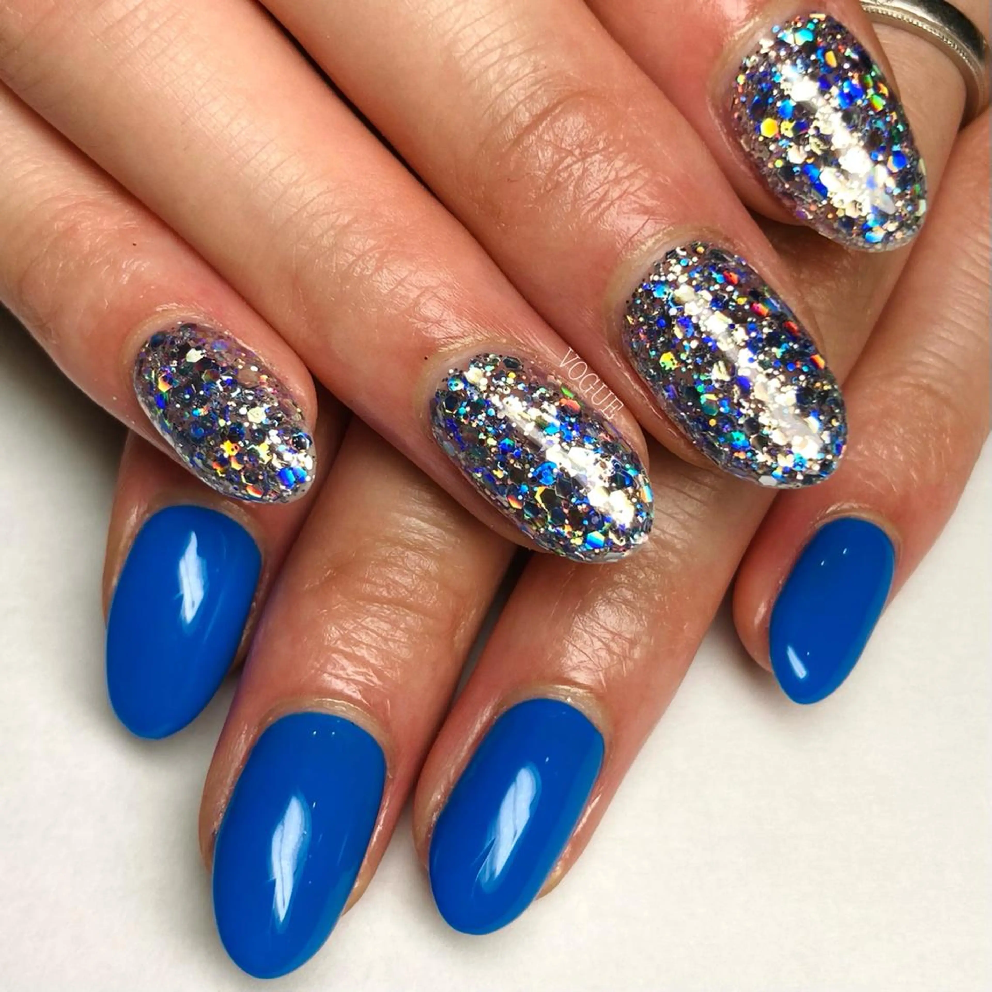 ネイル ワンカラーネイル ハンドネイル VOGUE ×SWANのネイルデザイン