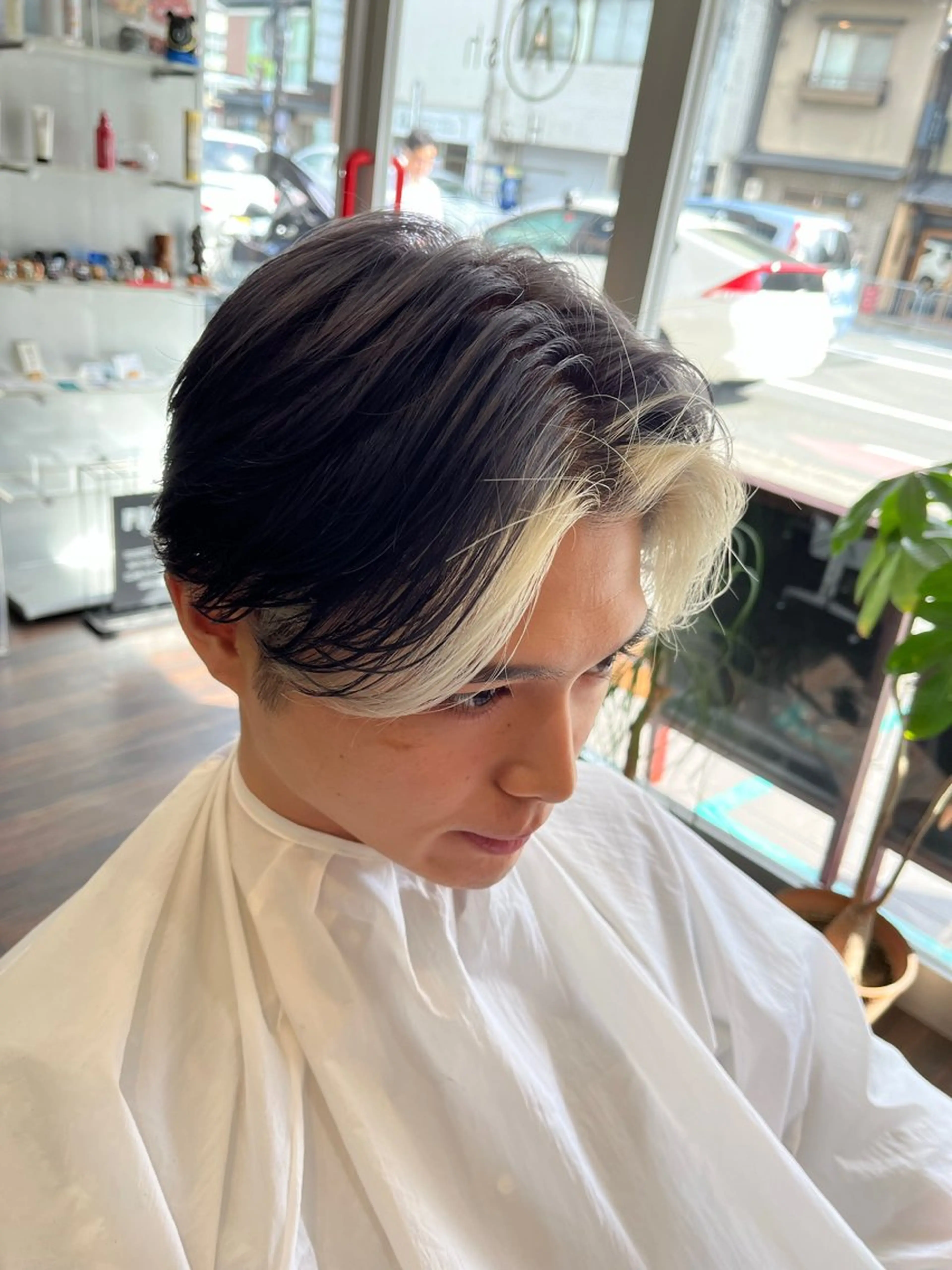 カラー メンズ メンズブリーチ センターパート ミストバング ブリーチ  フェイスフレーミング カット ヘアカラー 西尾 太郎のヘアスタイル