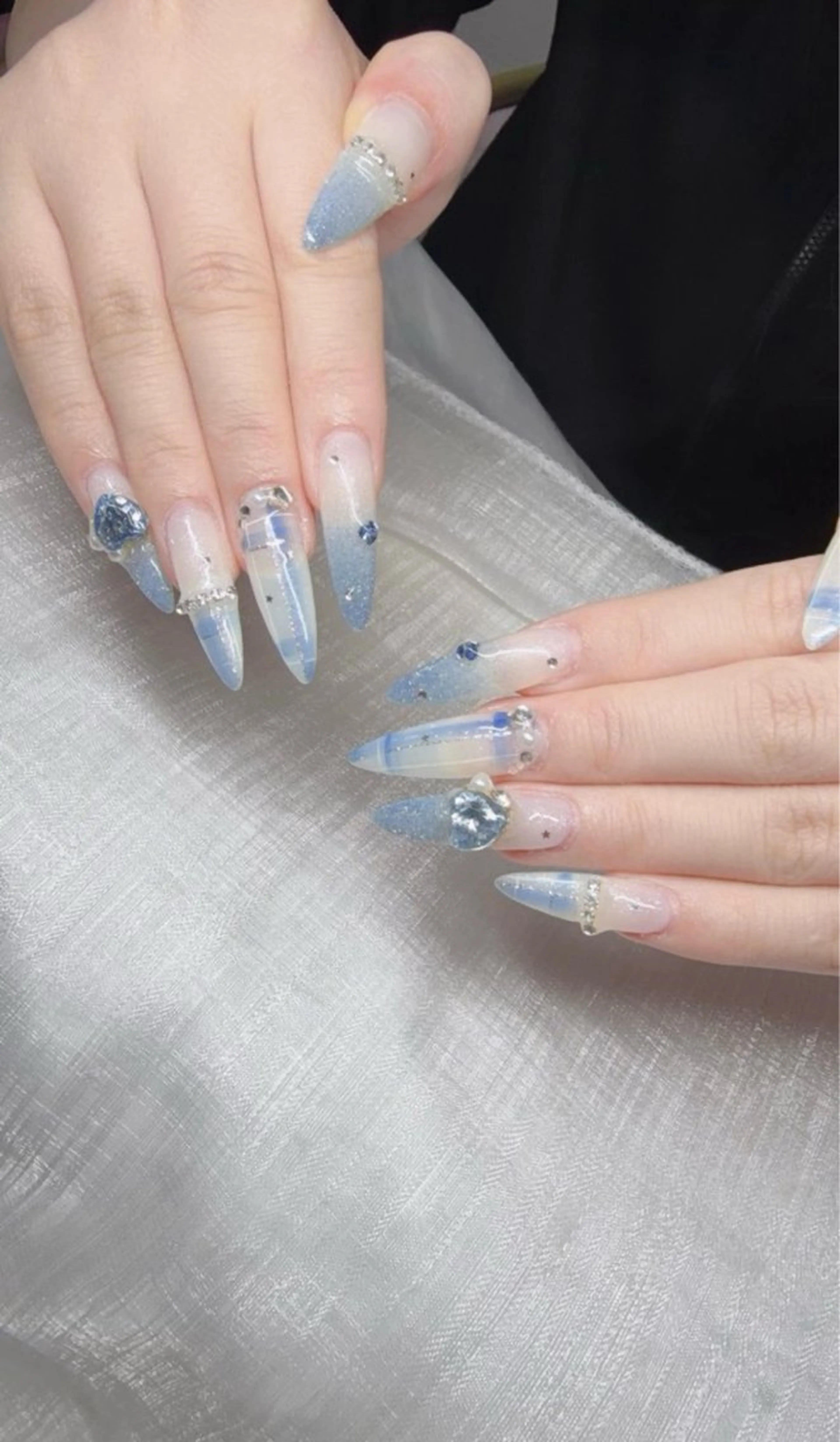 ネイル フレンチネイル グラデーション 韓国ネイル マグネットネイル ミラーネイル ハンドネイル REI nailのネイルデザイン