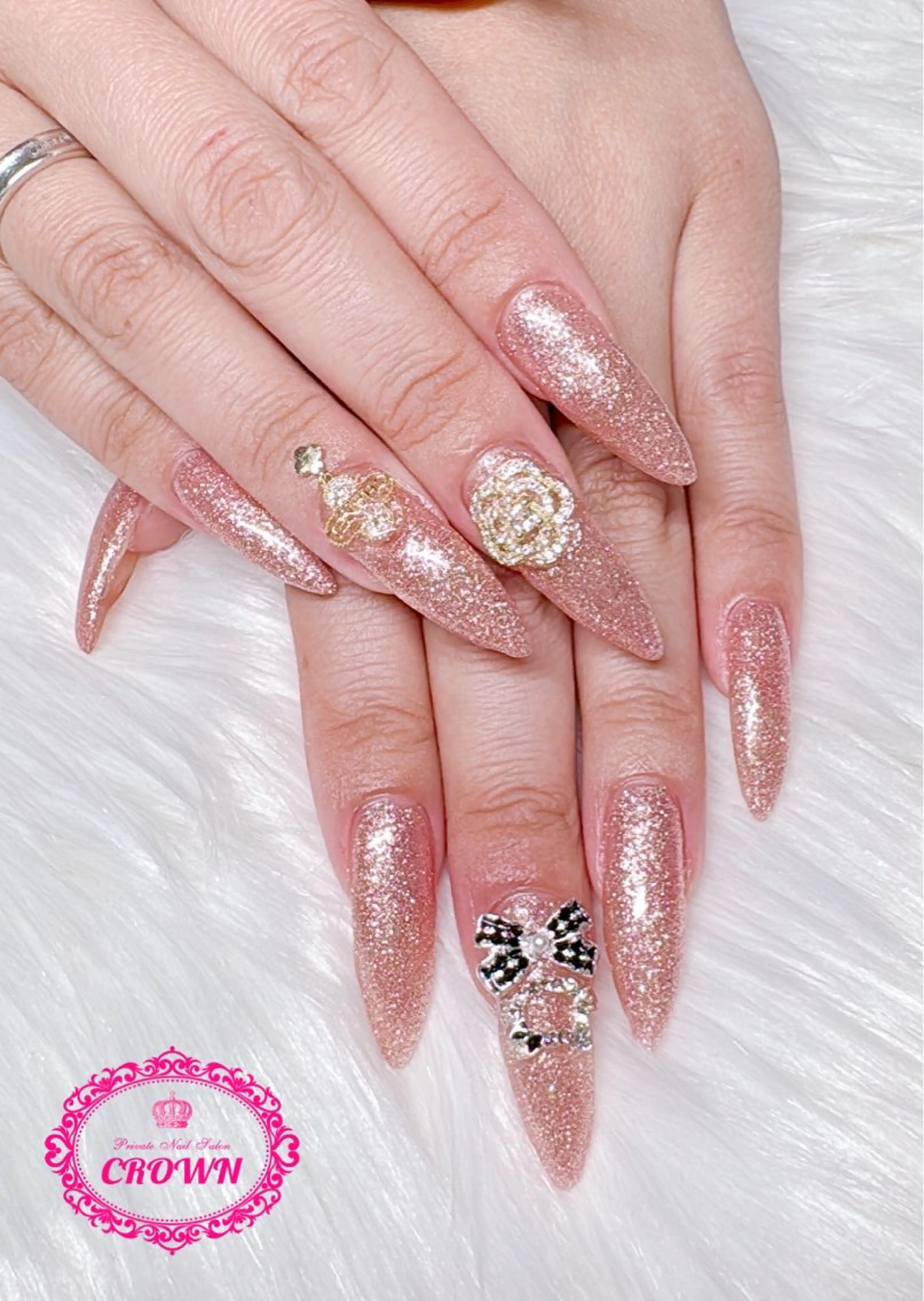 ネイル CROWN プライベートサロンのネイルデザイン