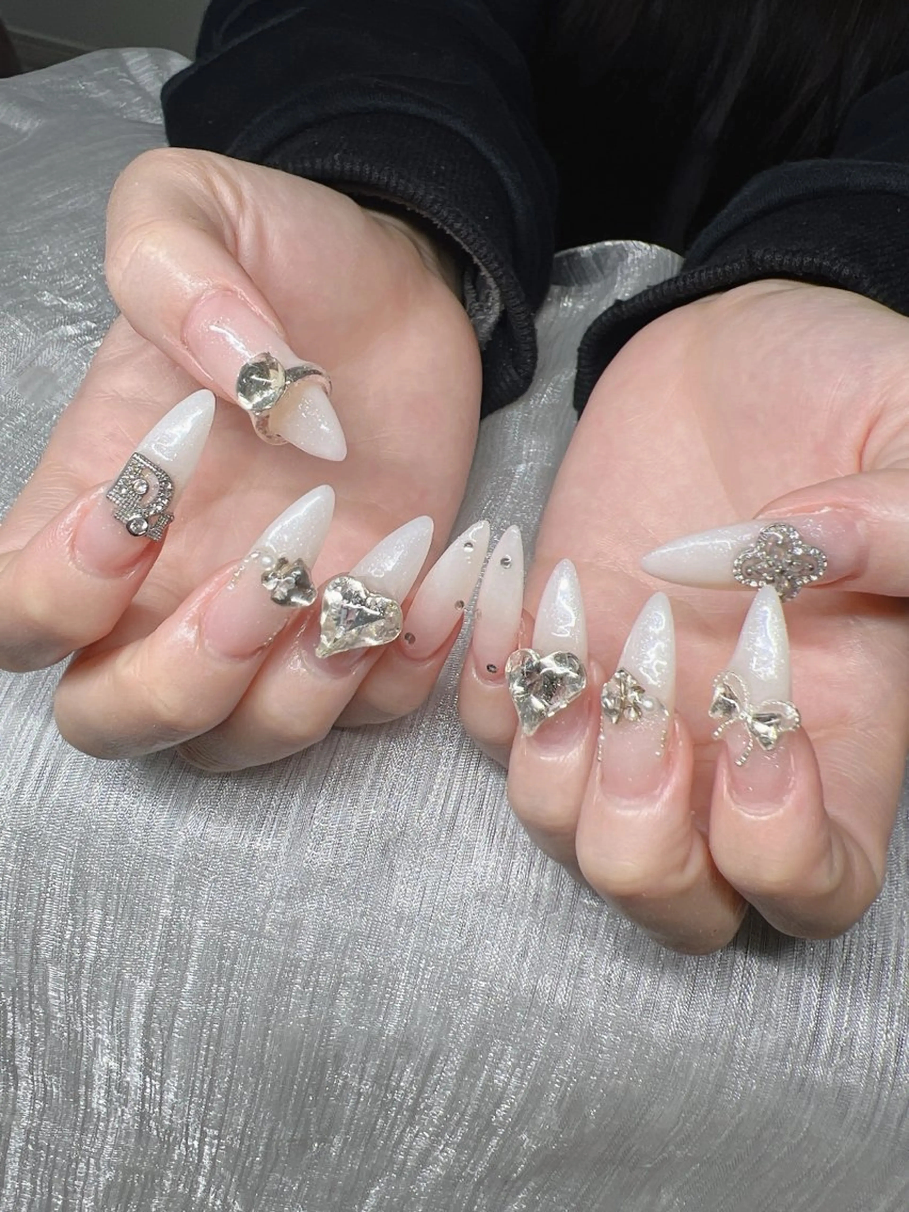 ネイル 長さ出し グラデーション 卒業式 キラキラネイル マグネットネイル Lee Nailsのネイルデザイン