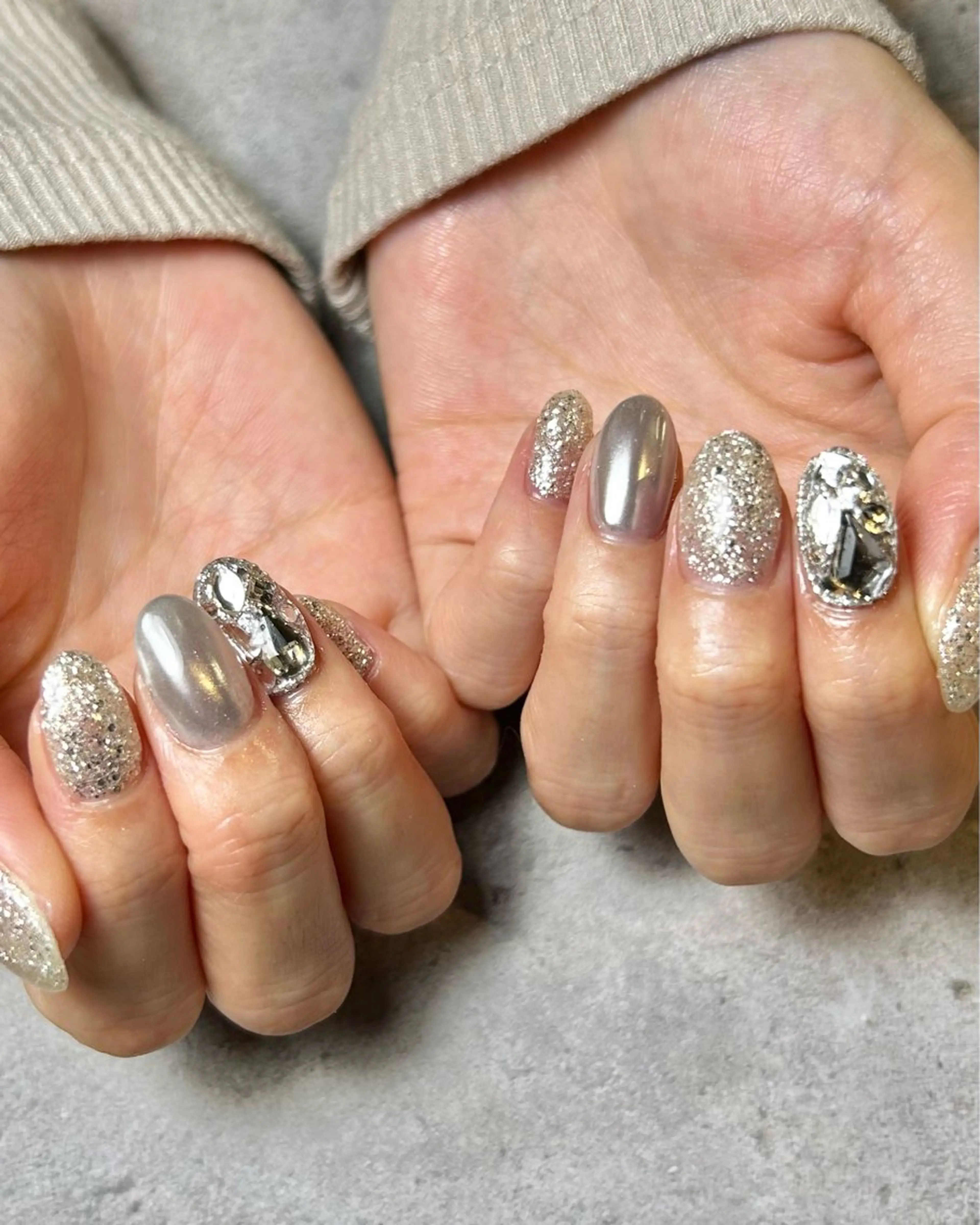 ネイル 持ち込み シルバー ハンドネイル Reflection marikoのネイルデザイン