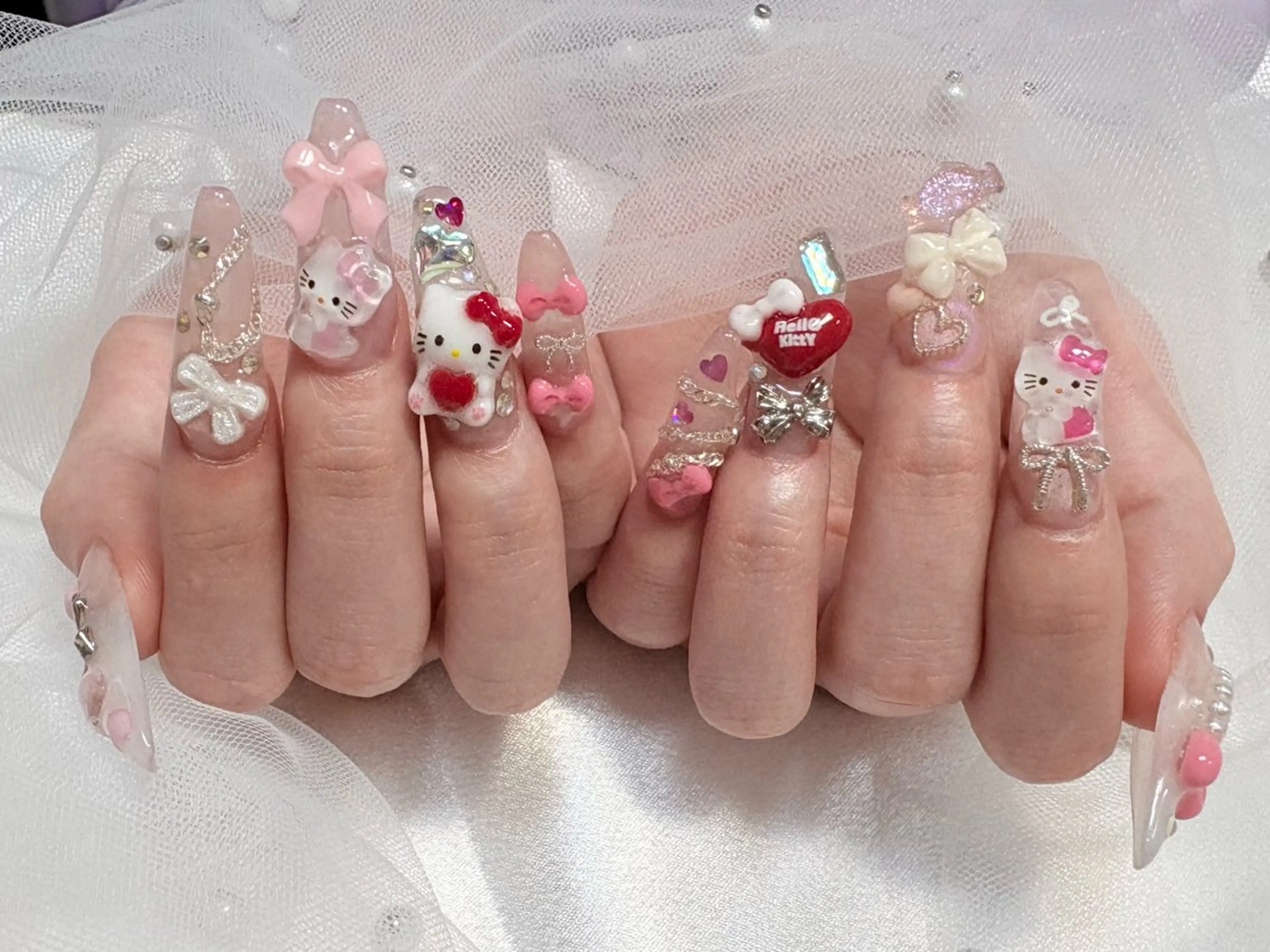 ネイル フットネイル ジェルネイル ラメ(グリッター) マグネットネイル 持ち込み ハンドネイル ハンドケア ♡Bivi♡自爪に 優しいネイルサロンのネイルデザイン