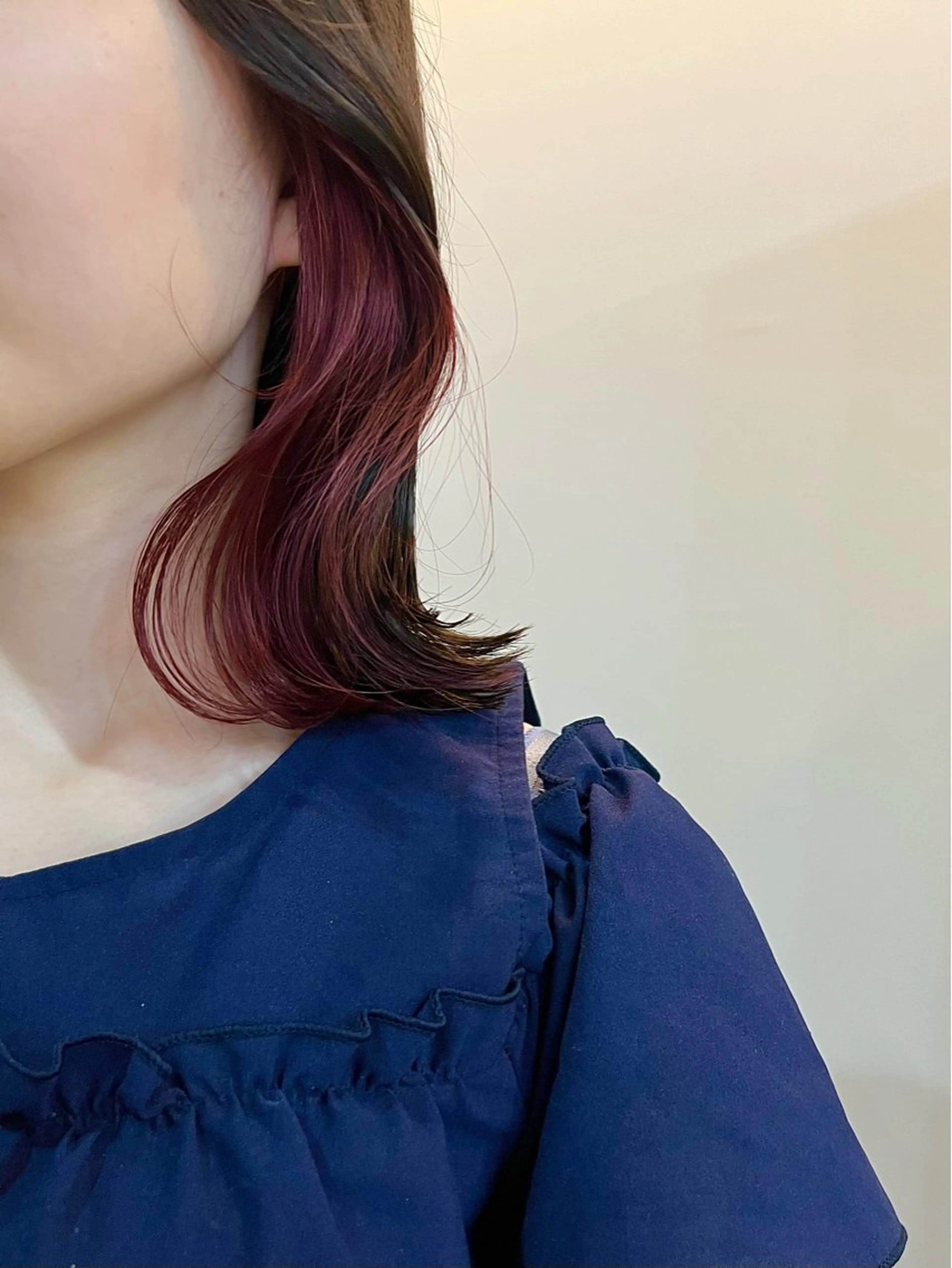 ミディアム カラー ピンクカラー ヘアカラー トリートメント 切りっぱなしボブ/ ブリーチカラー/大塚のヘアスタイル