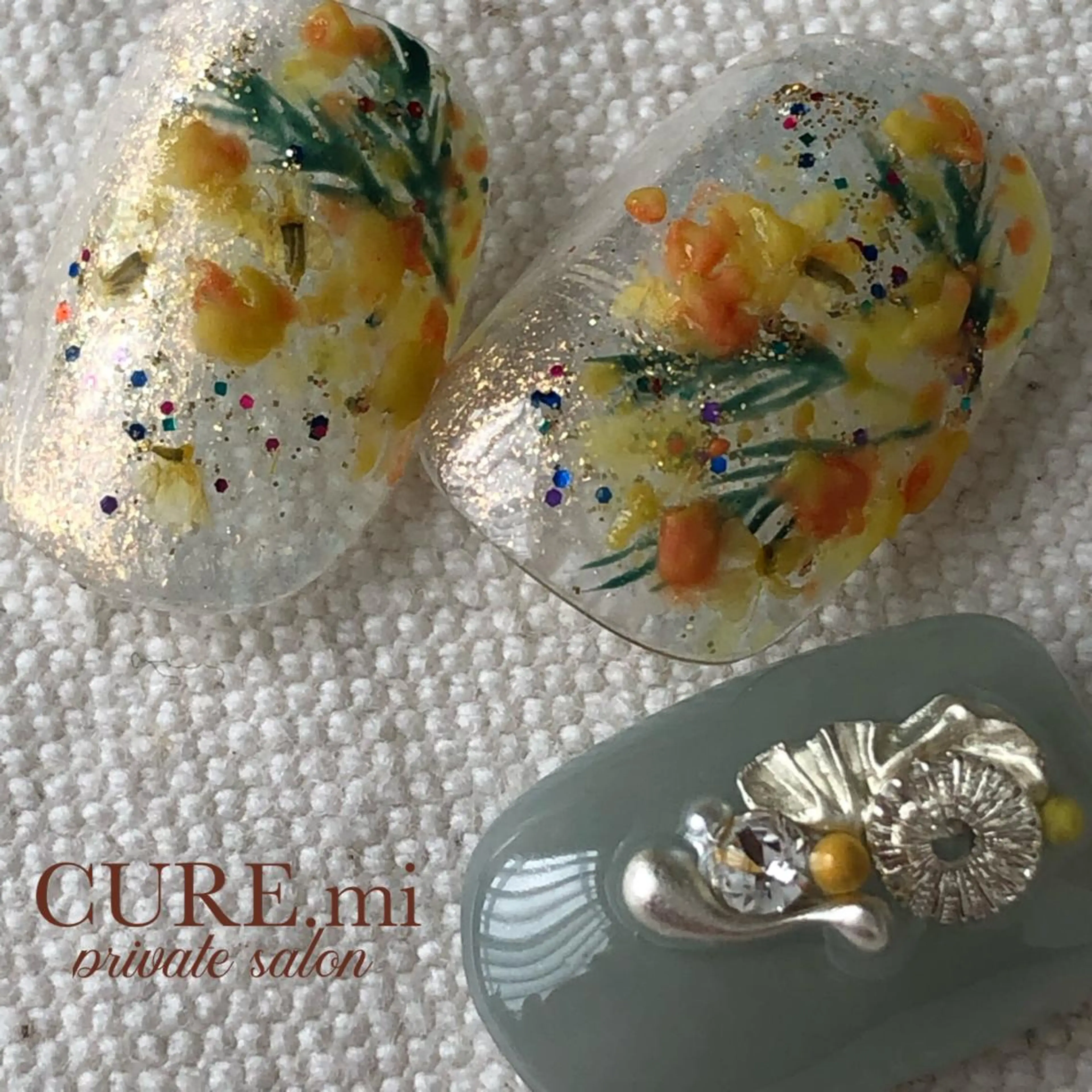 ネイル フラワーネイル 黄色 ハンドネイル ハンドケア 伊藤 美香のその他イメージ