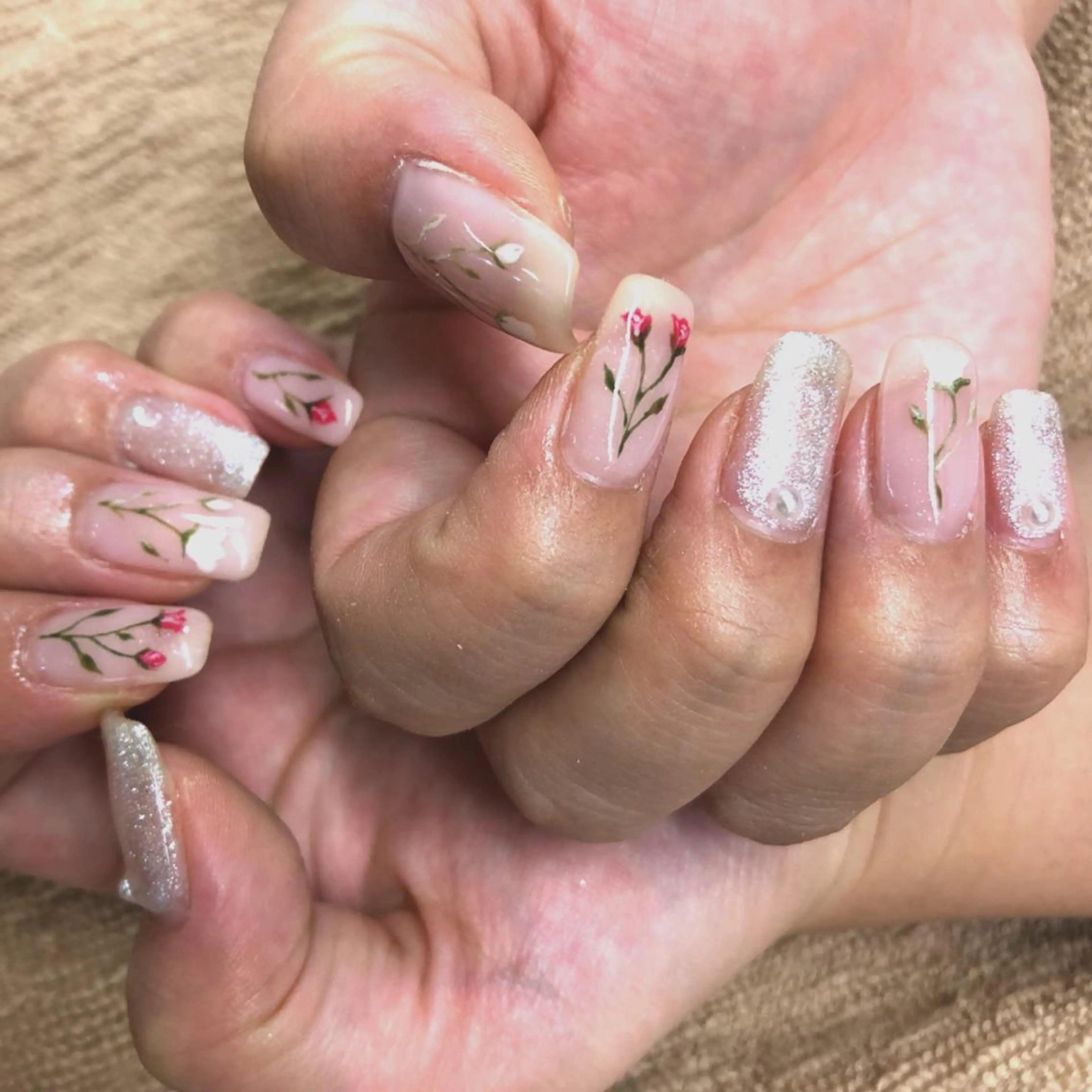 ネイル mogunail &blowのネイルデザイン