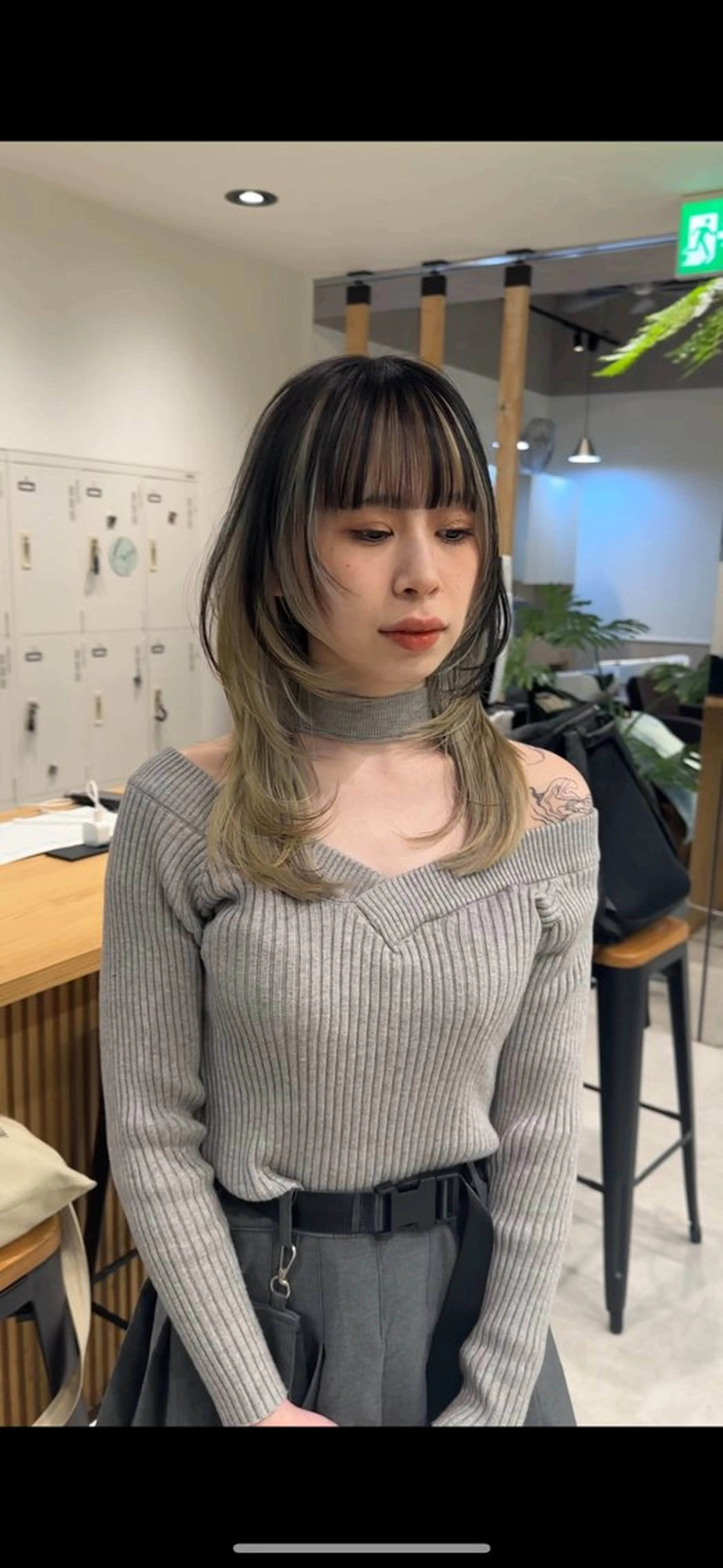 セミロング レイヤーカット カット ヘアカラー レイヤー/顔まわり カット/地毛風カラーのヘアスタイル