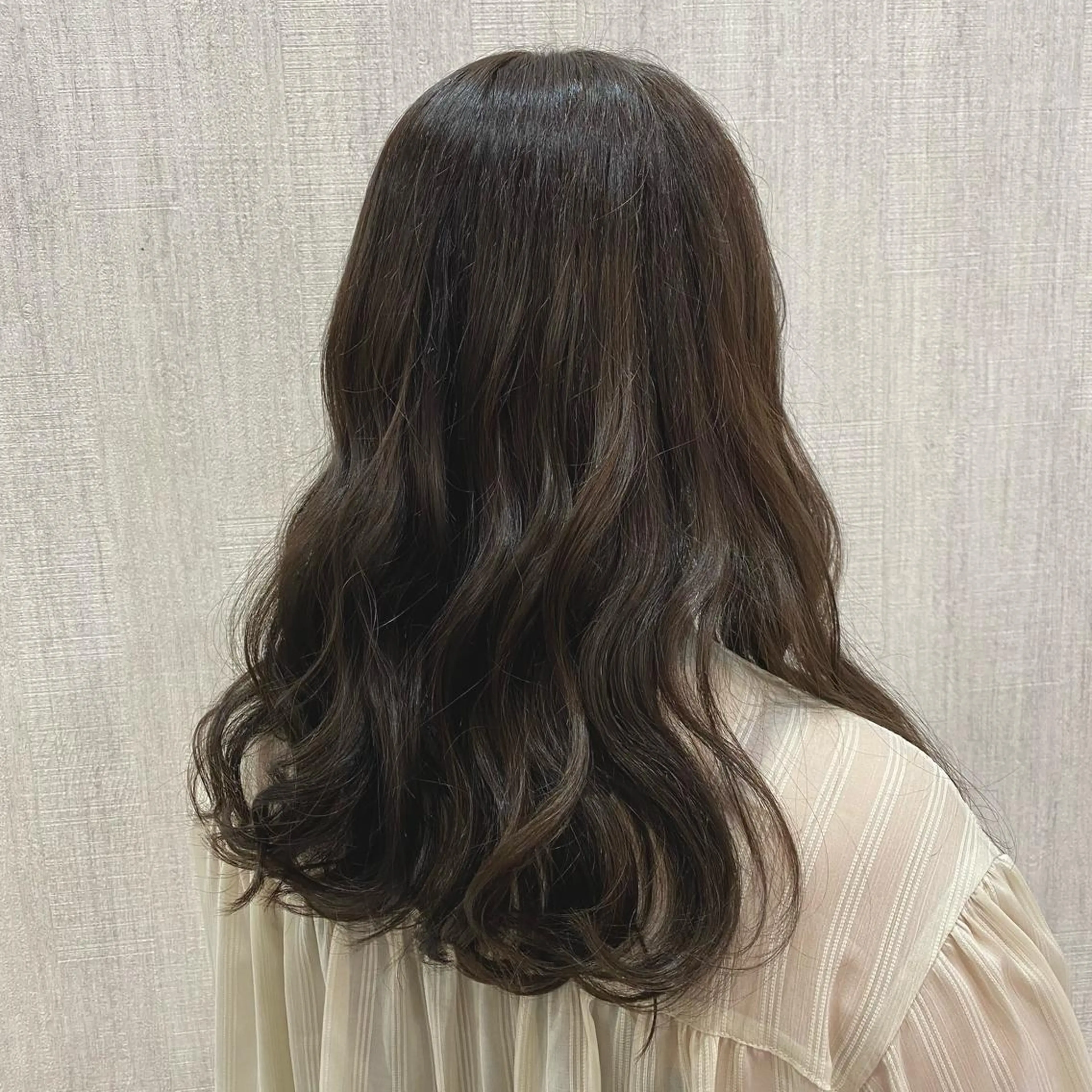 ロング カラー カット ヘアカラー トリートメント 🫧透け感⋆艶髪💎 山口アヤカのヘアスタイル