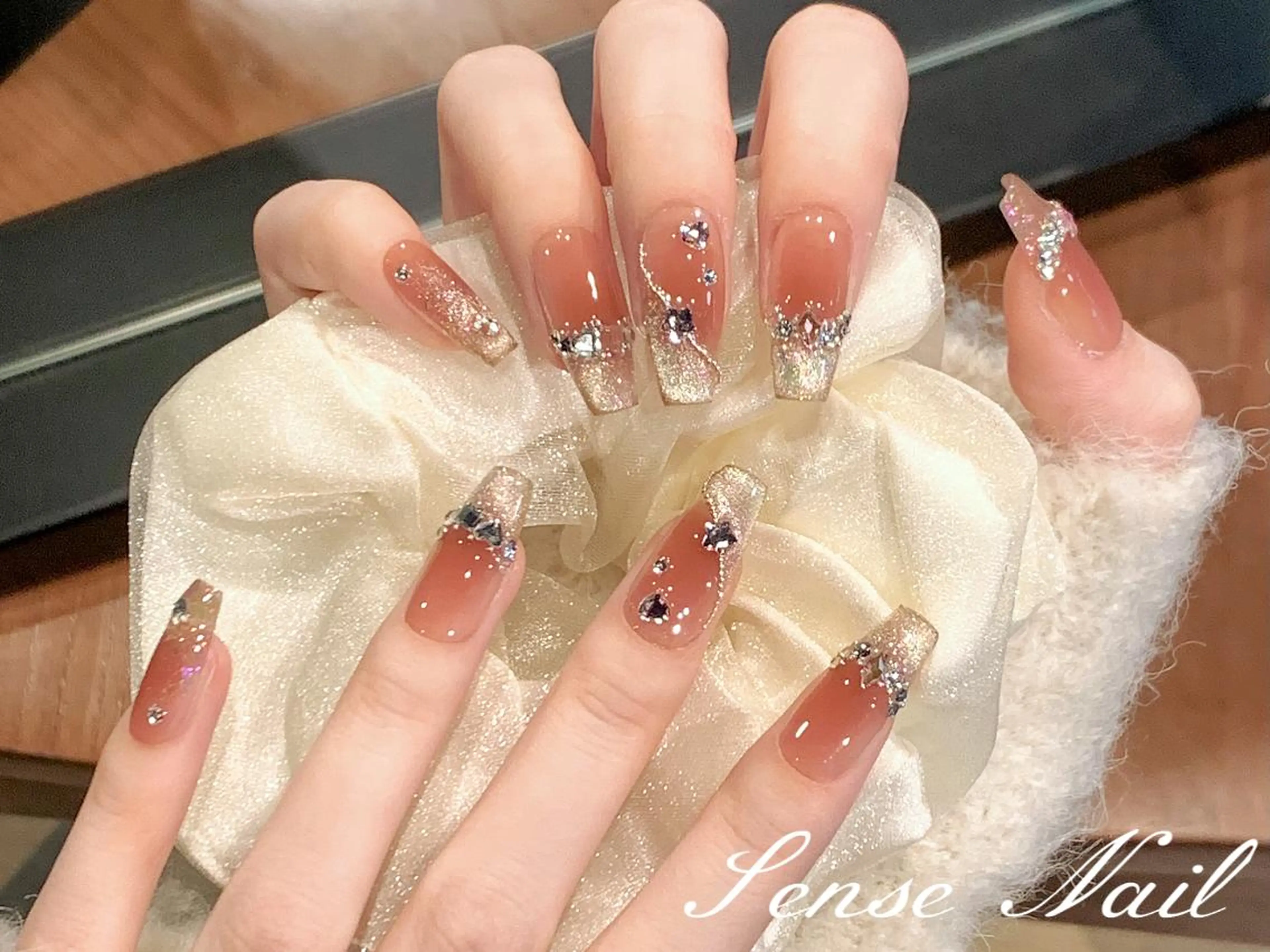 ネイル Queening 🦋のネイルデザイン