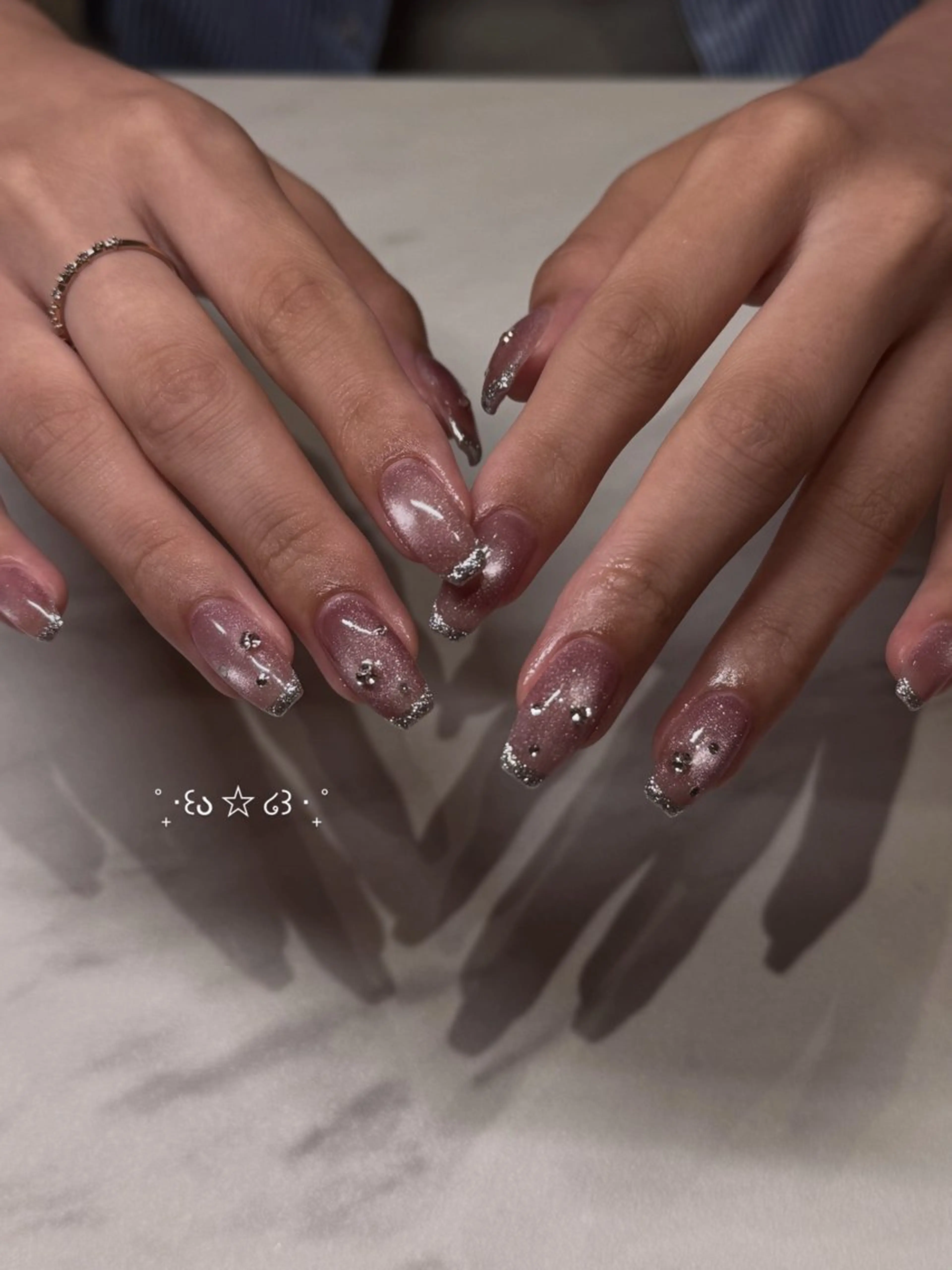 ネイル mikoto 🎀 艶々美フォルムのネイルデザイン