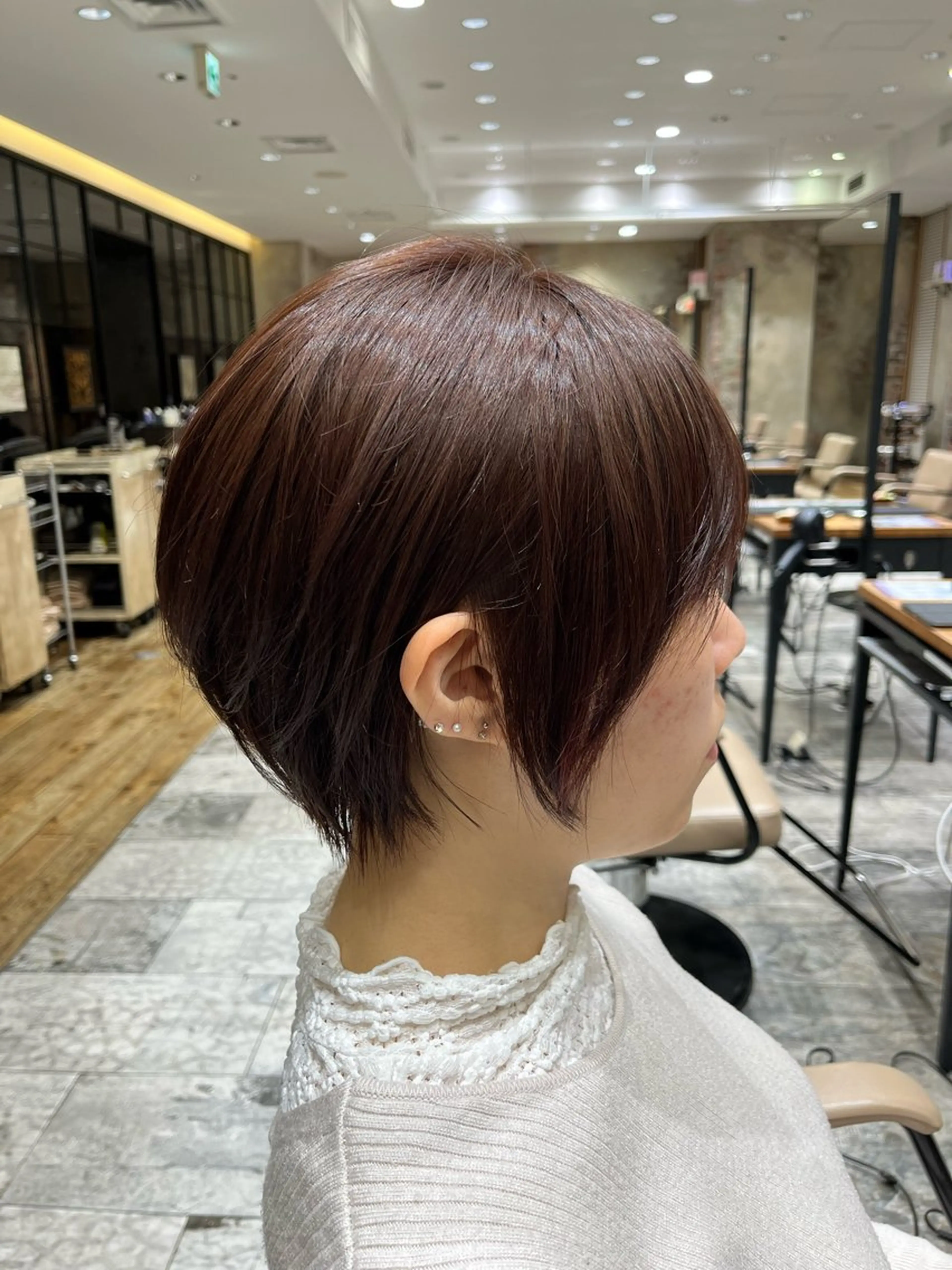 ショート 顔まわりカット 前髪カット安井楽人のヘアスタイル