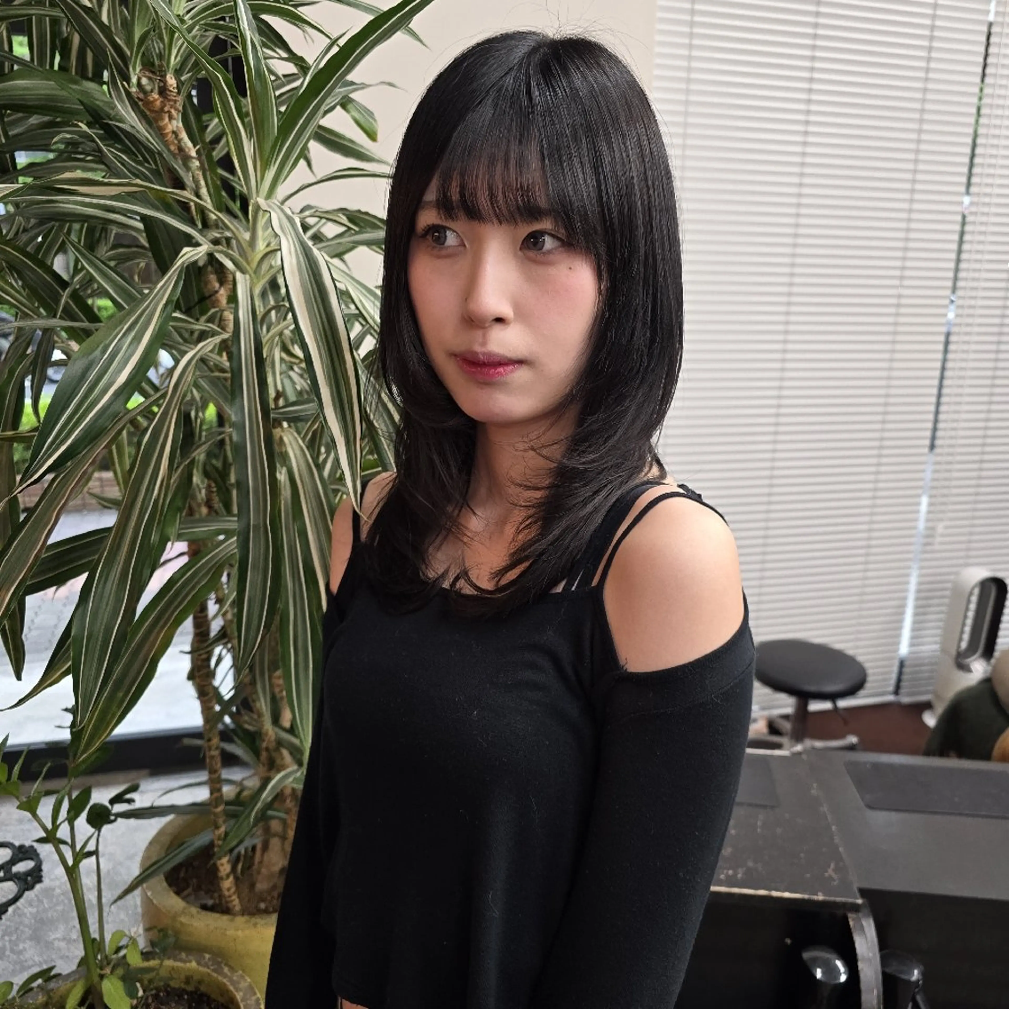 セミロング カット ハヤシ マユ ✂ 府中美容室のヘアスタイル